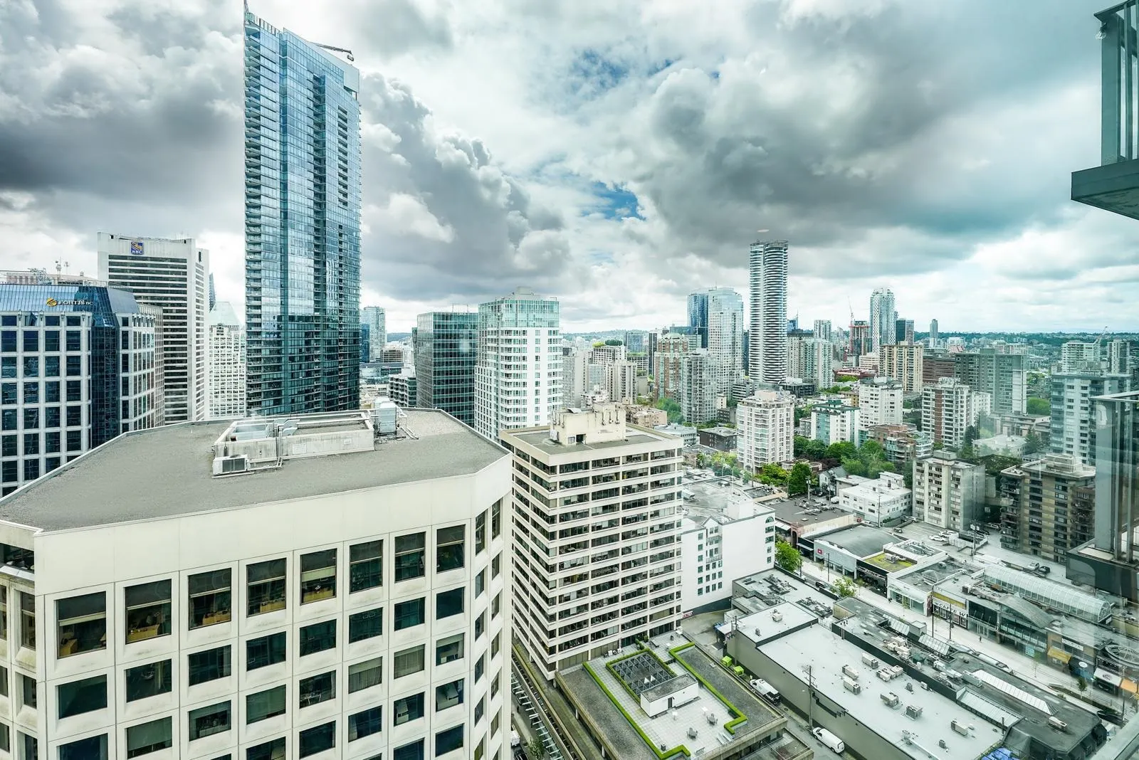 1200 W Georgia Street #3304