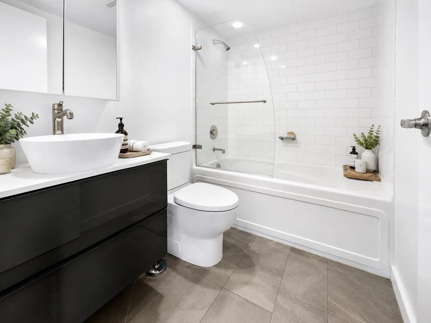 1200 W Georgia Street #3304