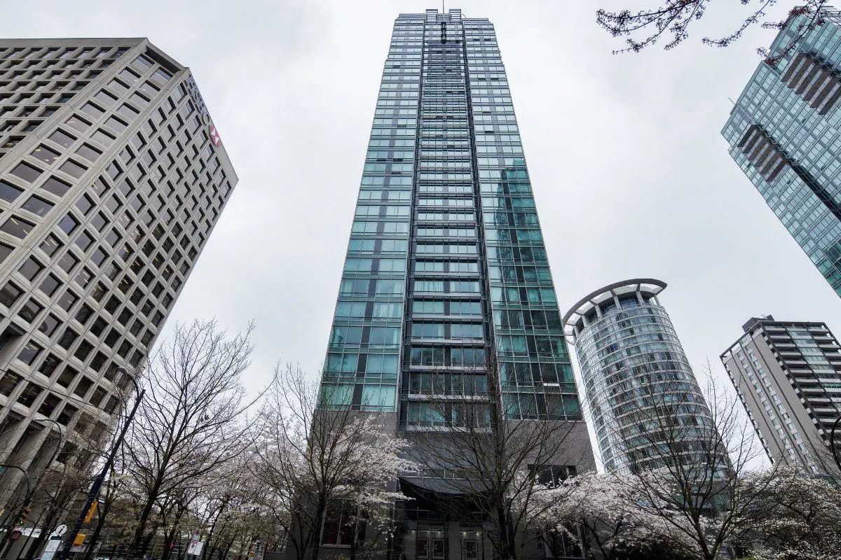 1200 W Georgia Street #3304
