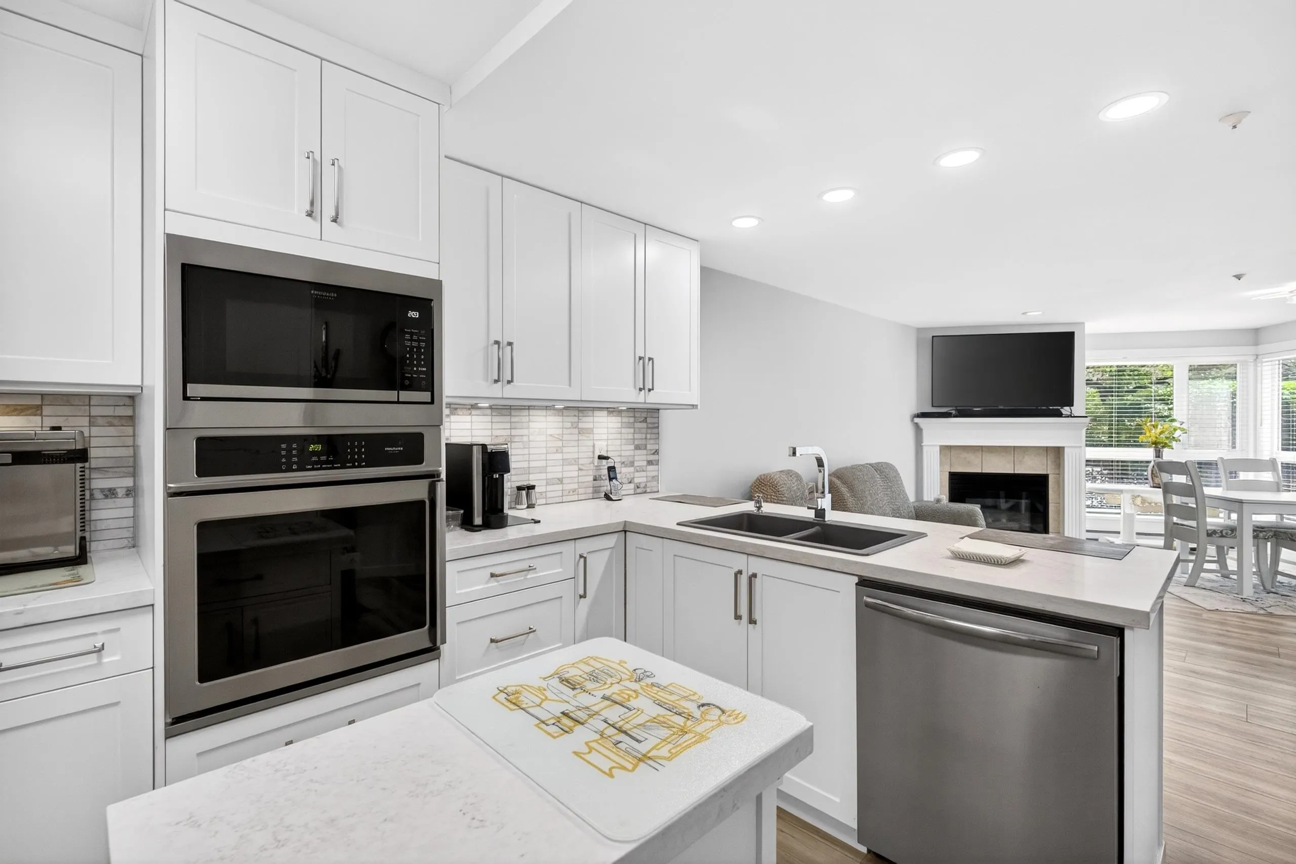 20245 53 Avenue #101
