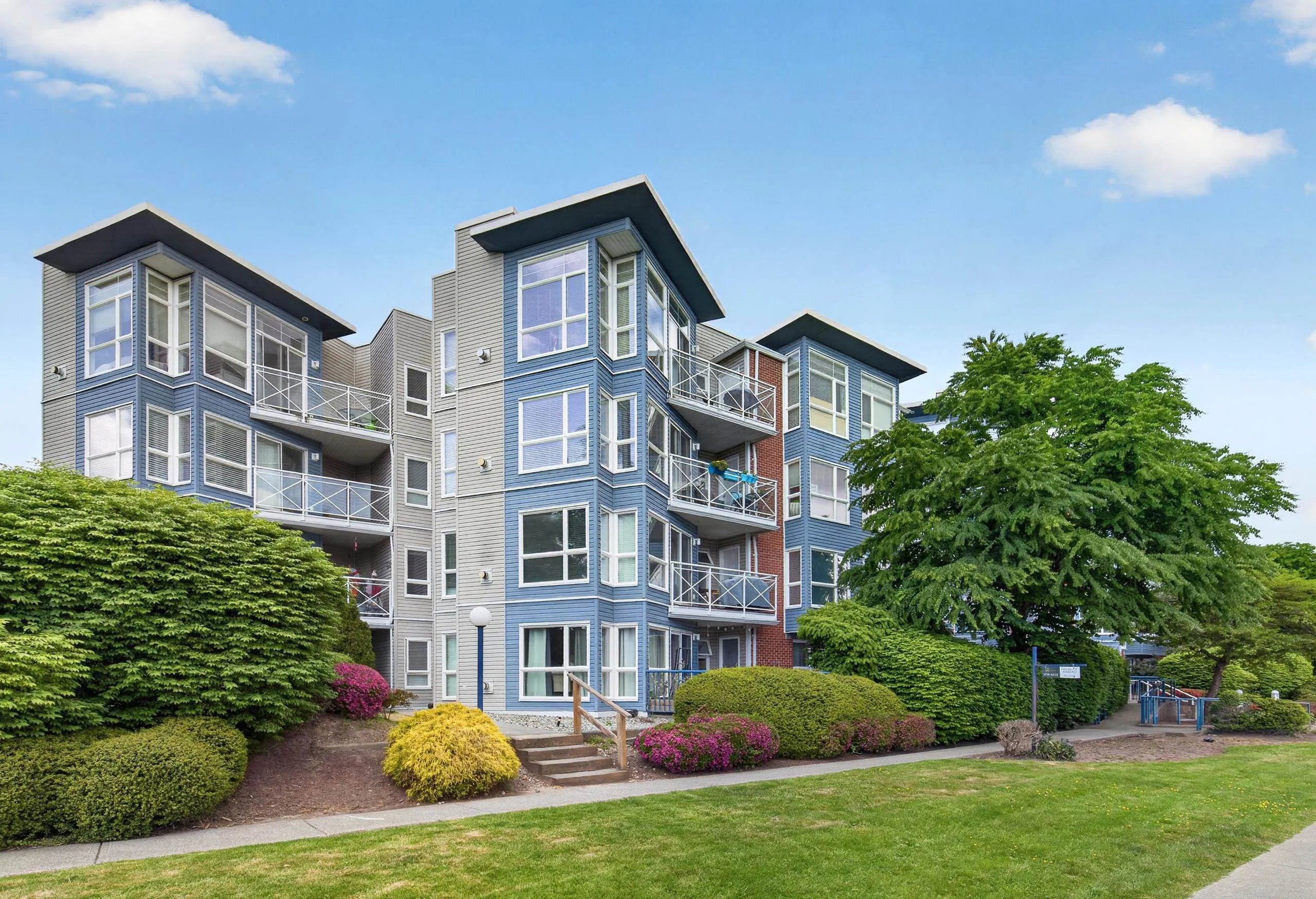 20245 53 Avenue #101