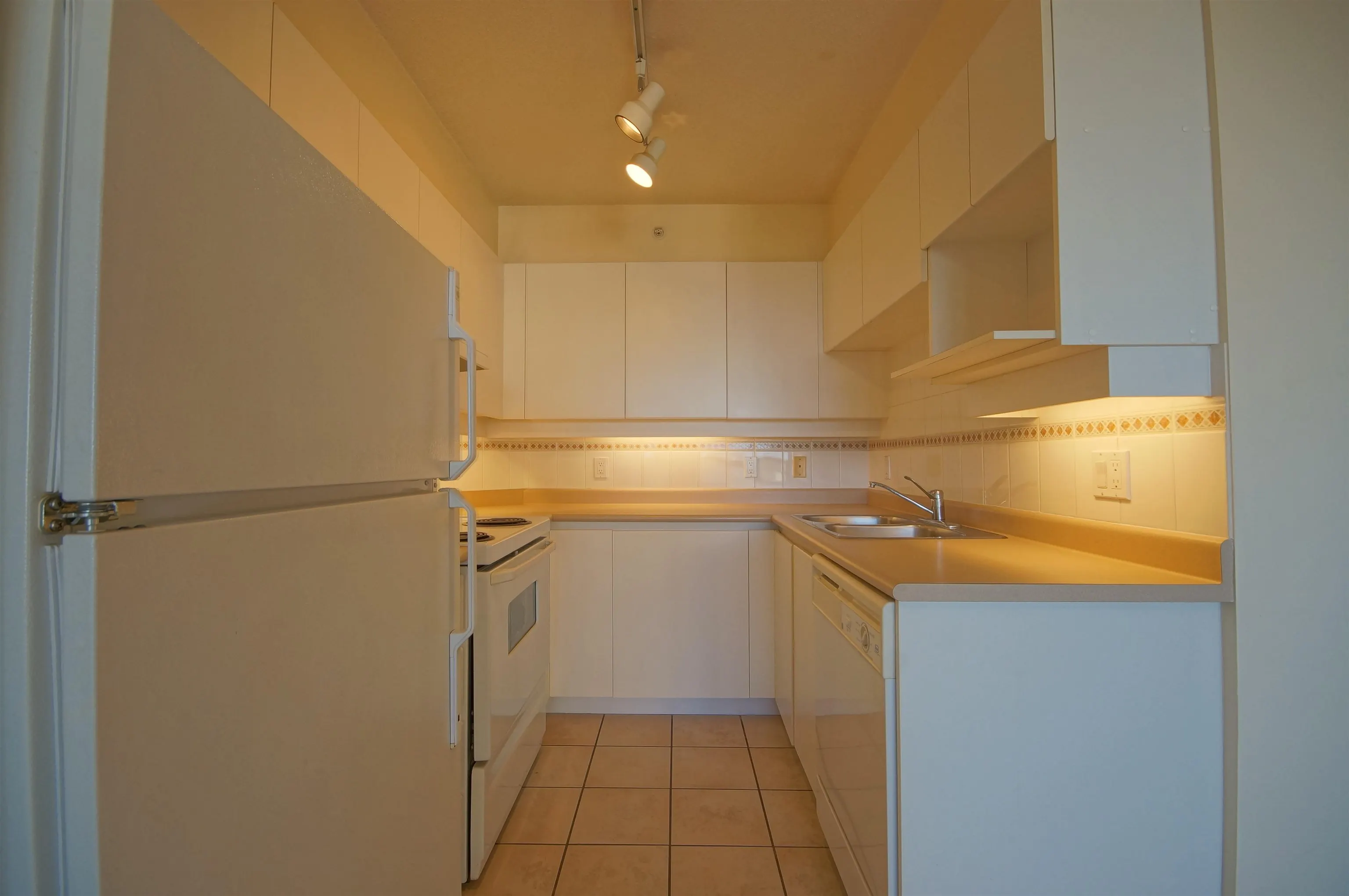 8297 Saba Road #806