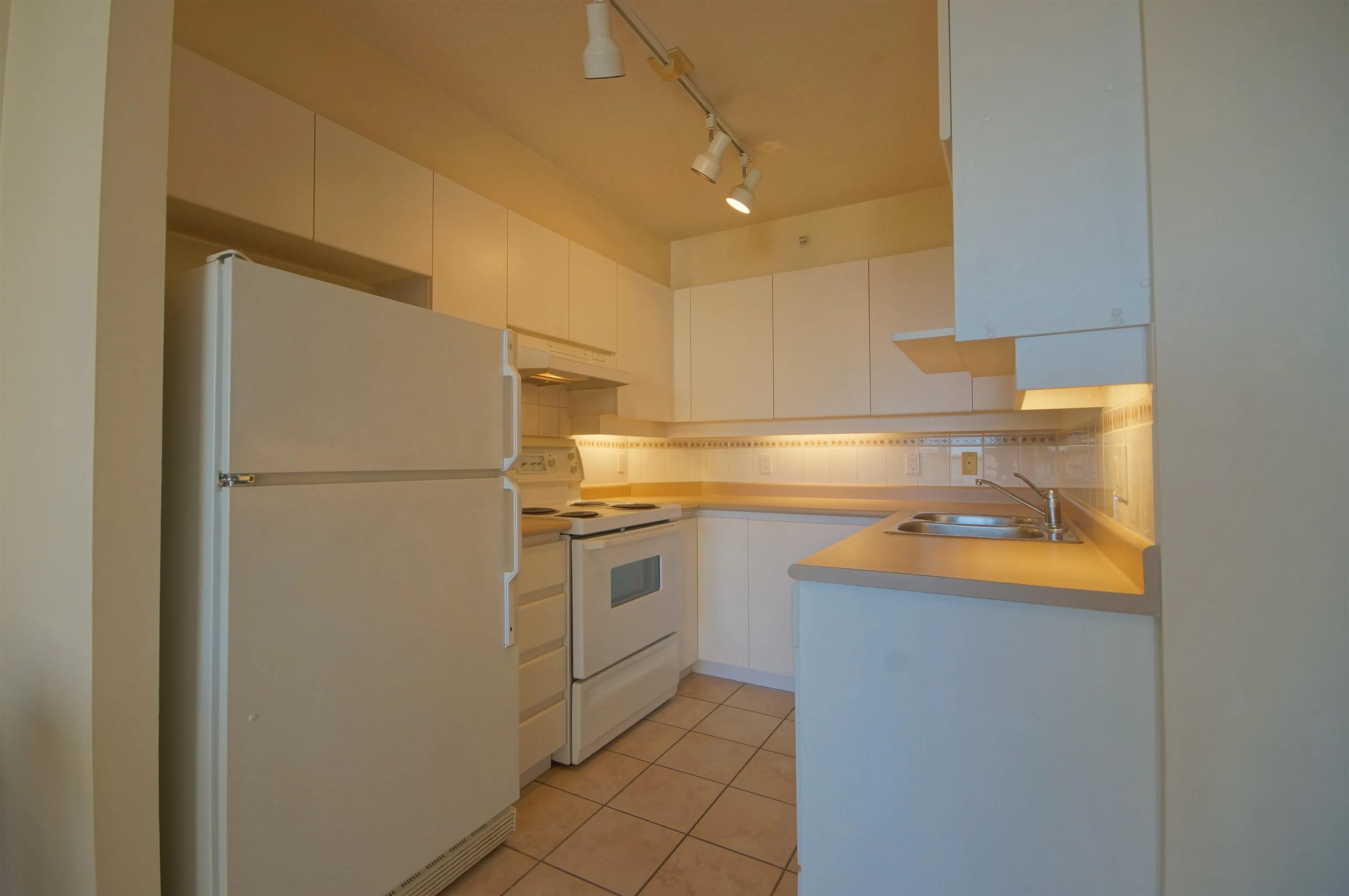 8297 Saba Road #806