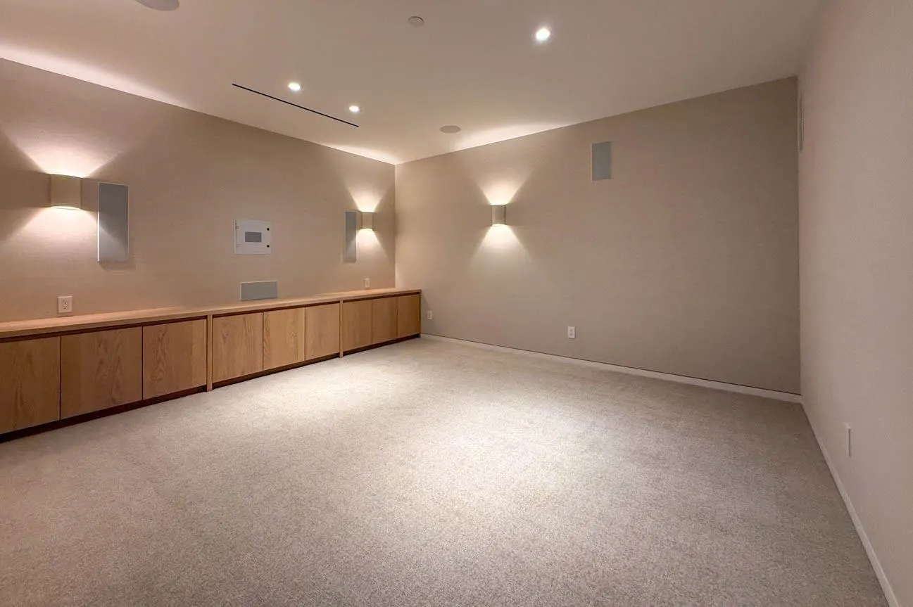 2390 Westhill Drive