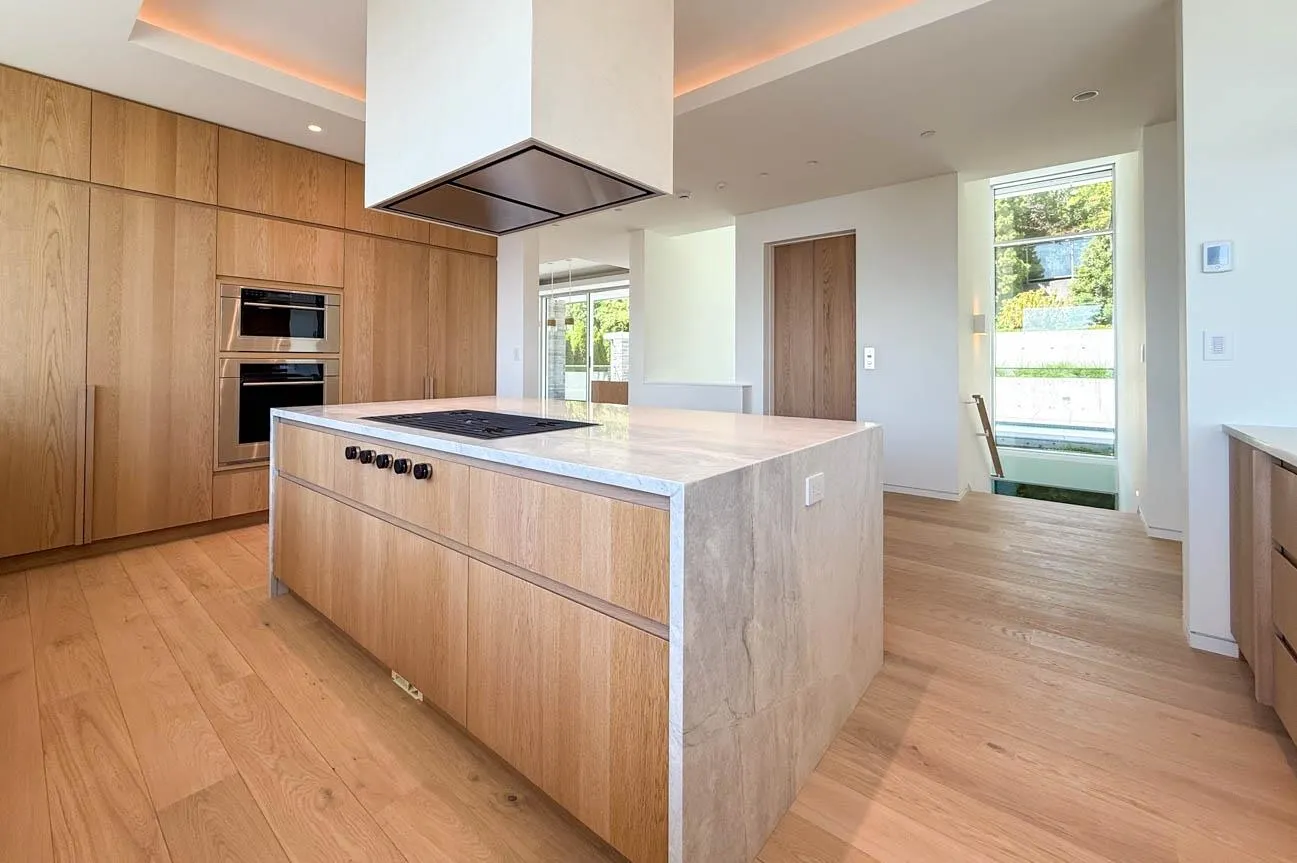 2390 Westhill Drive