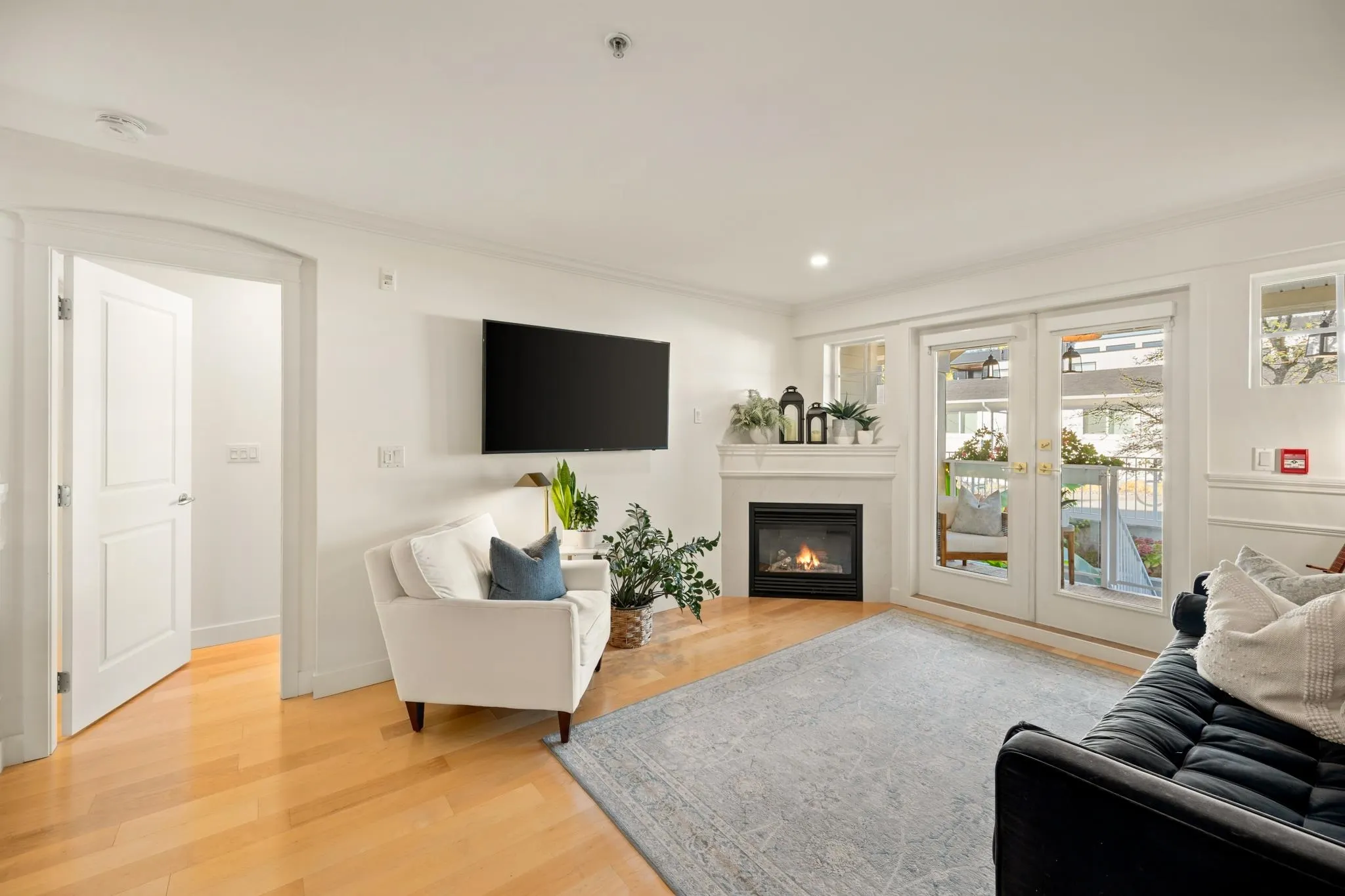 15621 Marine Drive #203