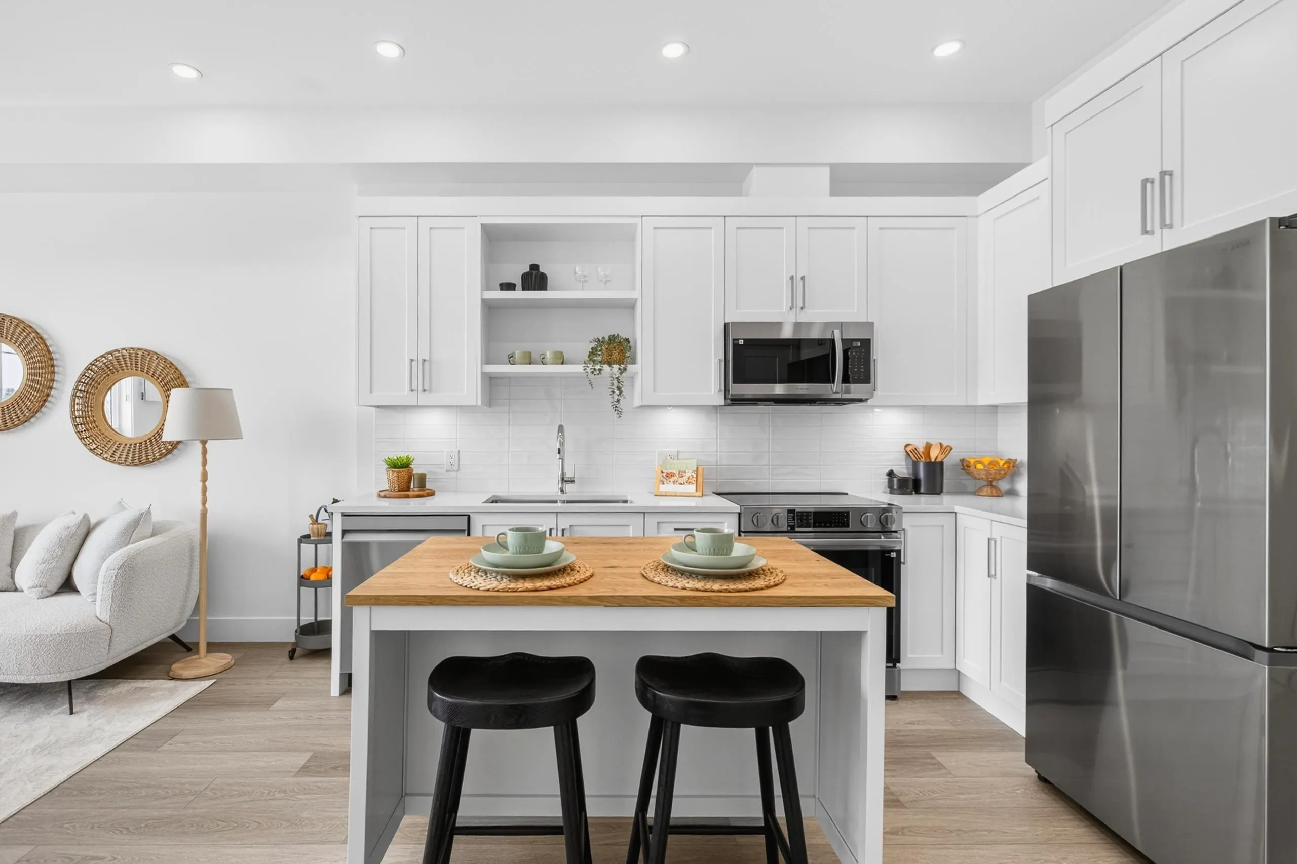 22348 North Avenue Avenue #417