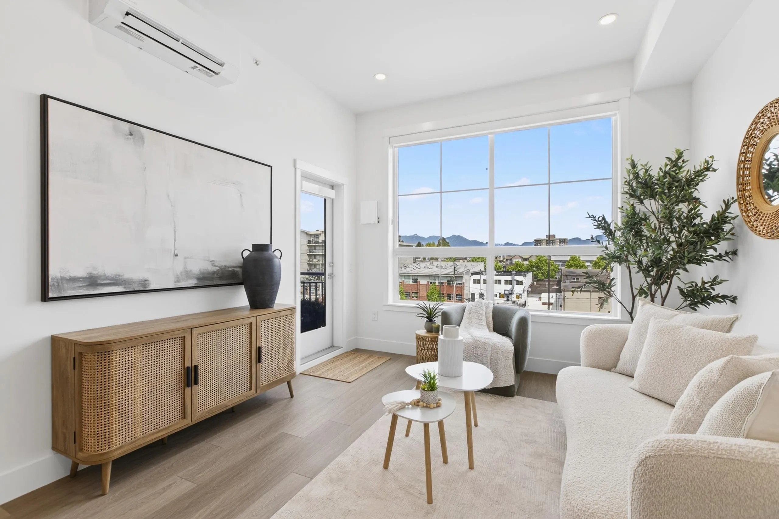 22348 North Avenue Avenue #417