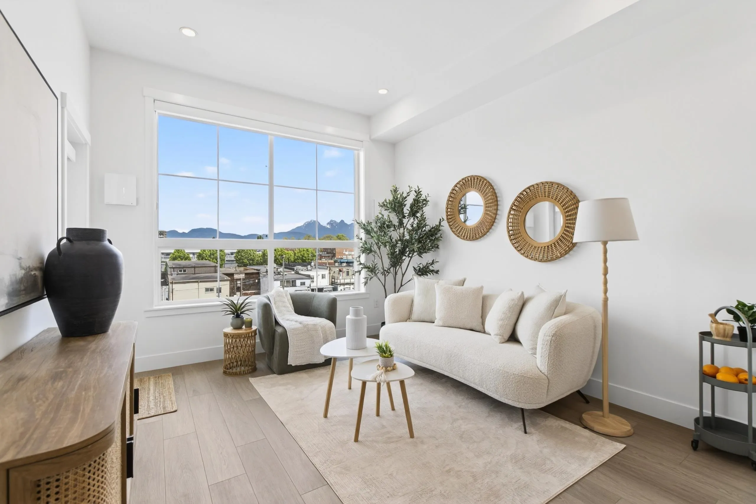 22348 North Avenue Avenue #417