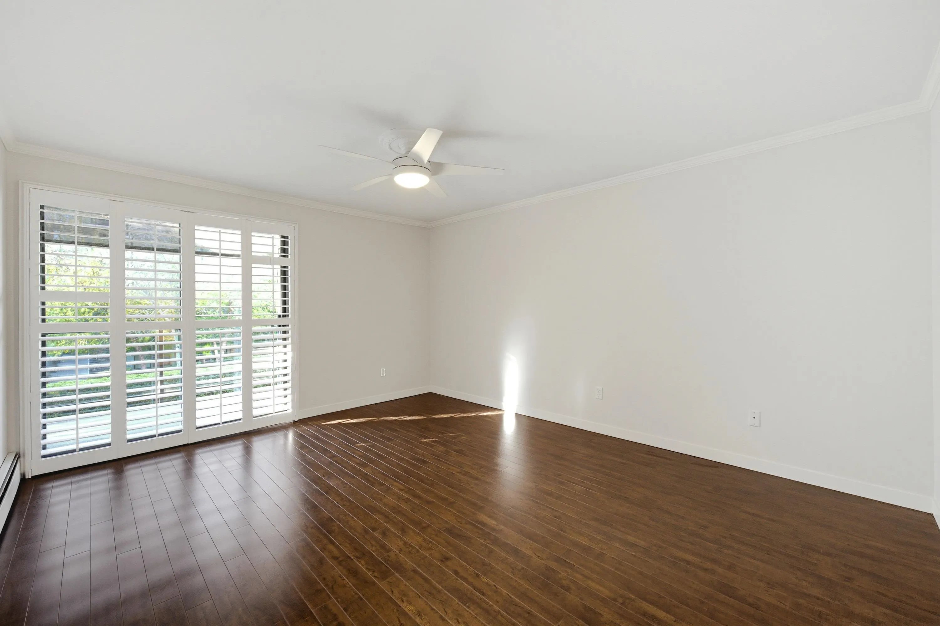15300 17 Avenue #206