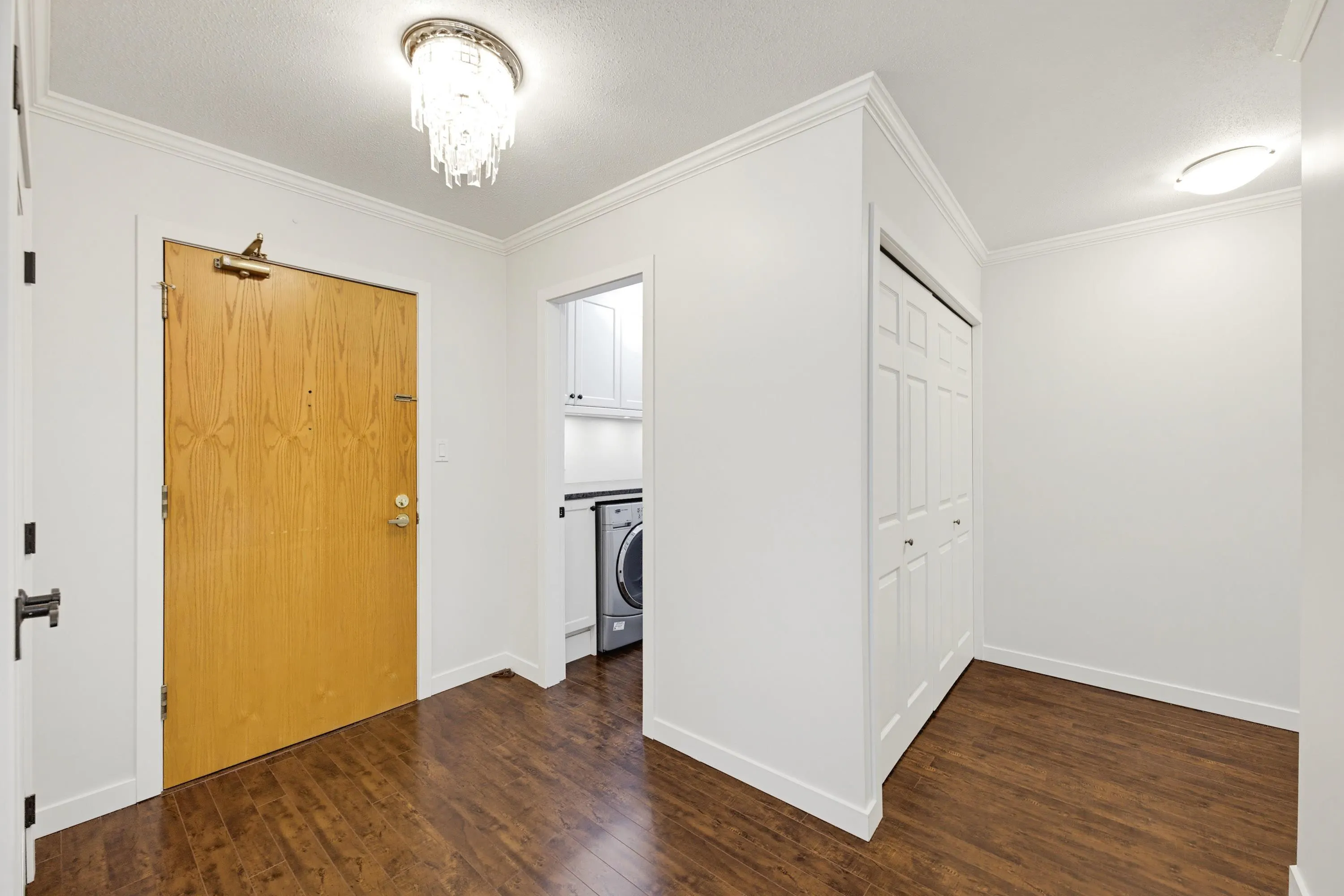 15300 17 Avenue #206