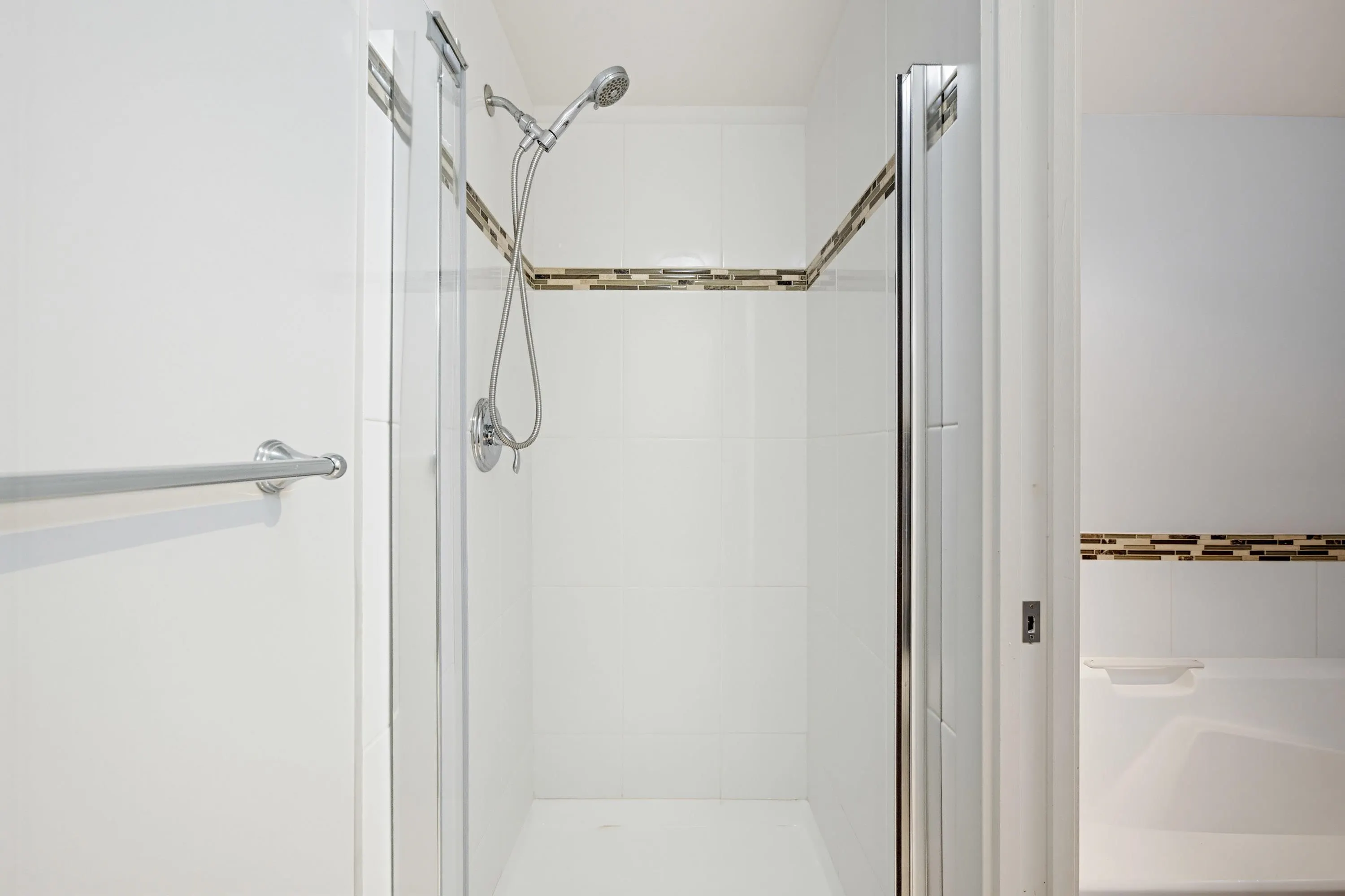 15300 17 Avenue #206