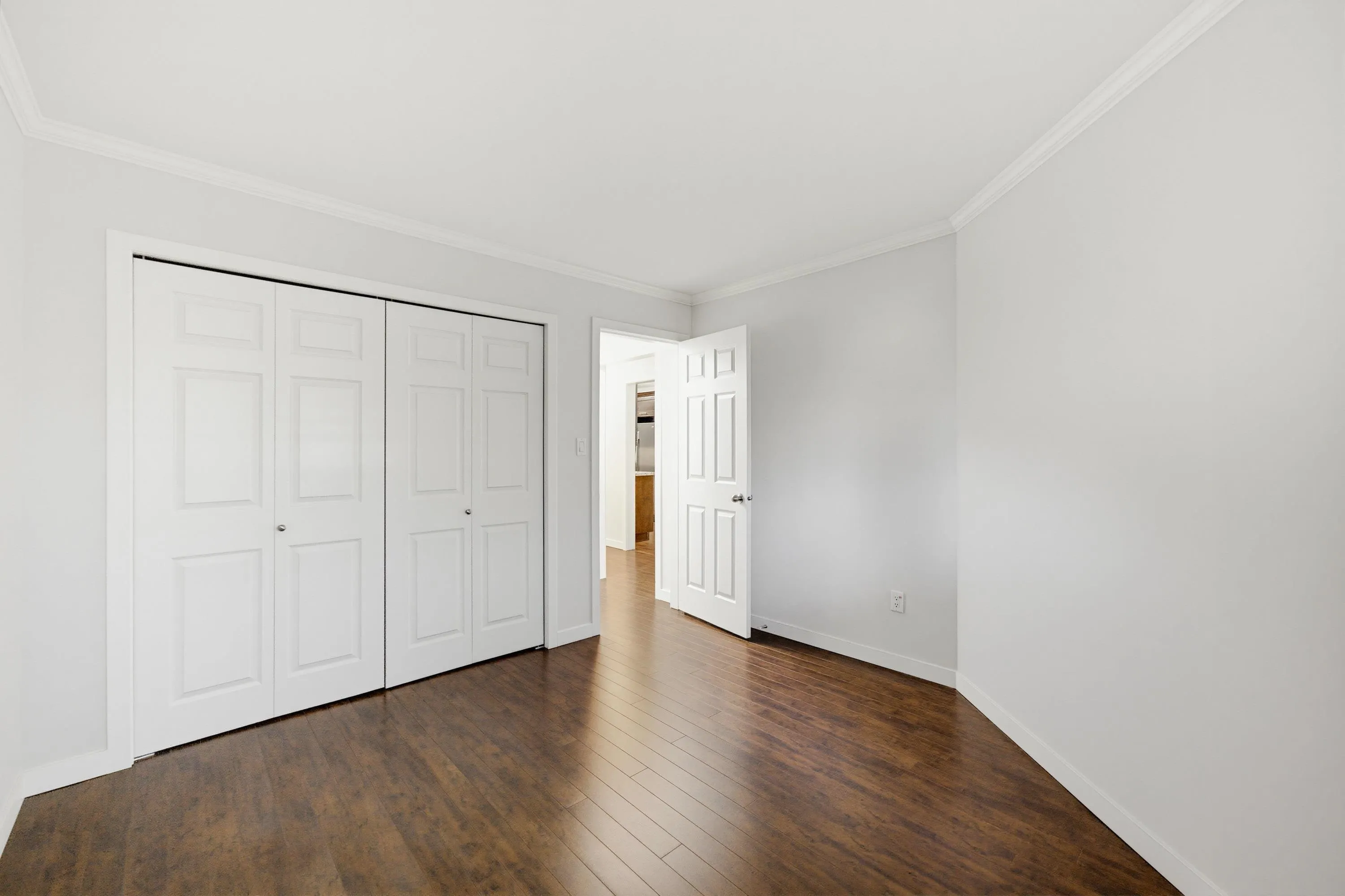 15300 17 Avenue #206