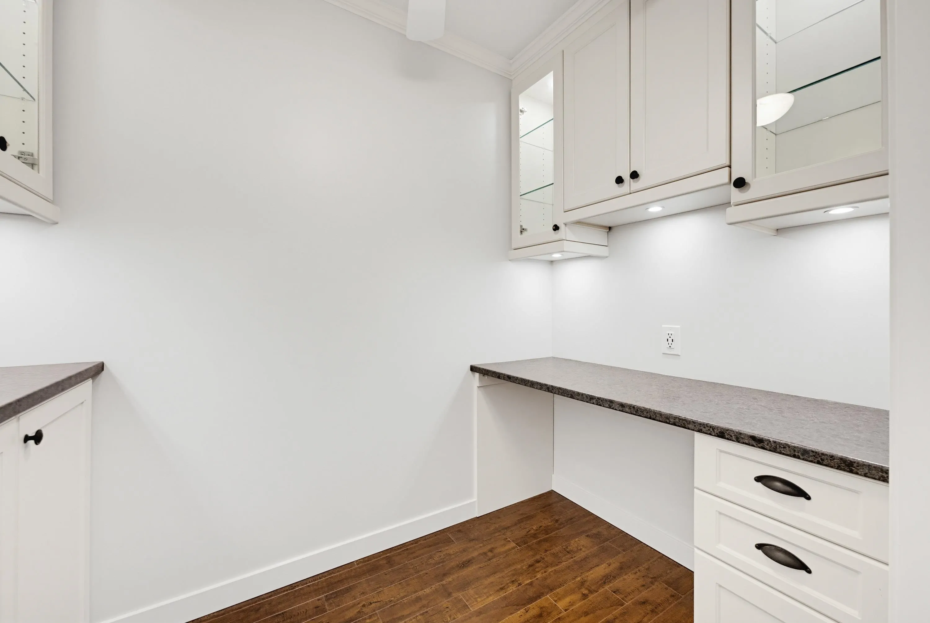 15300 17 Avenue #206