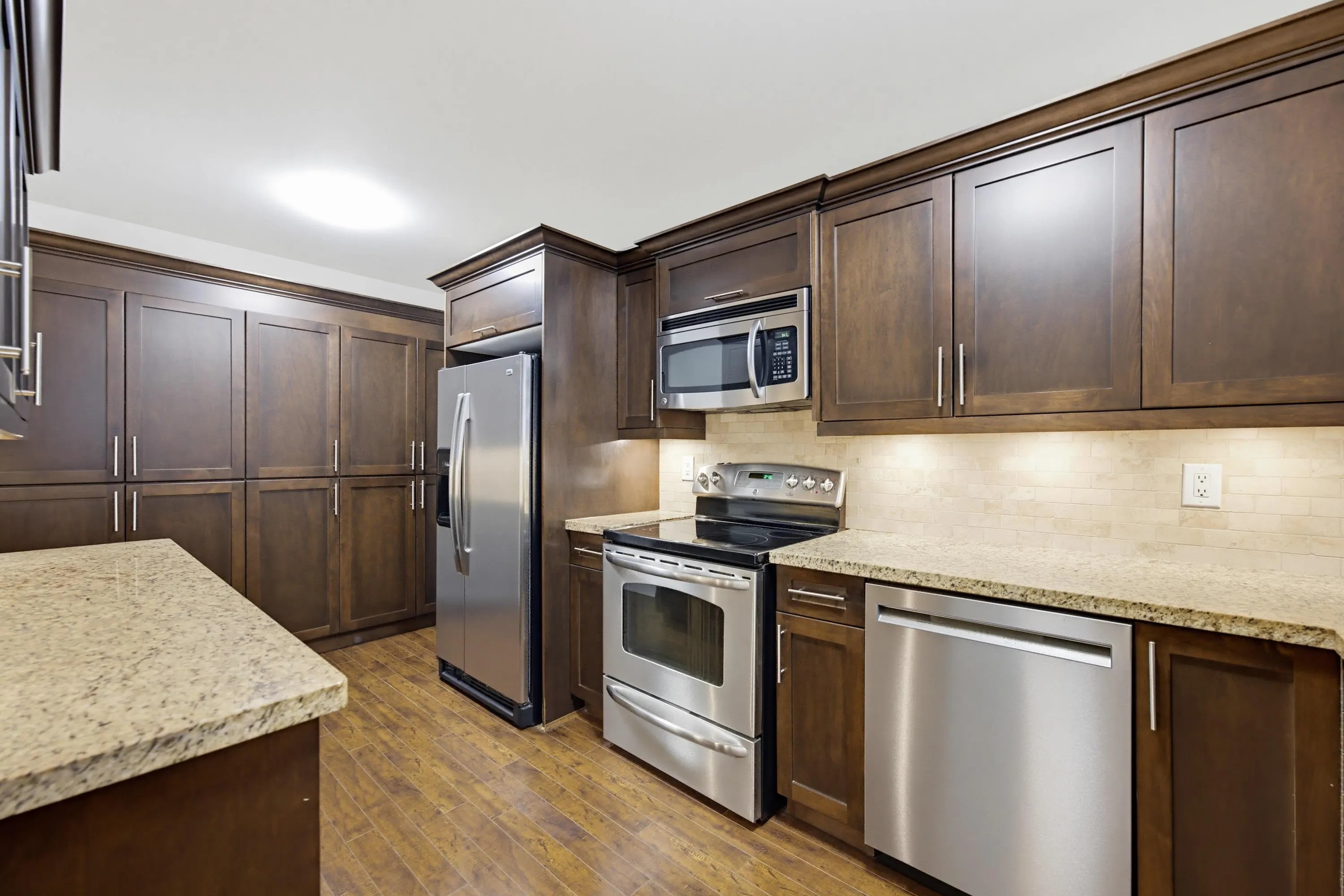 15300 17 Avenue #206