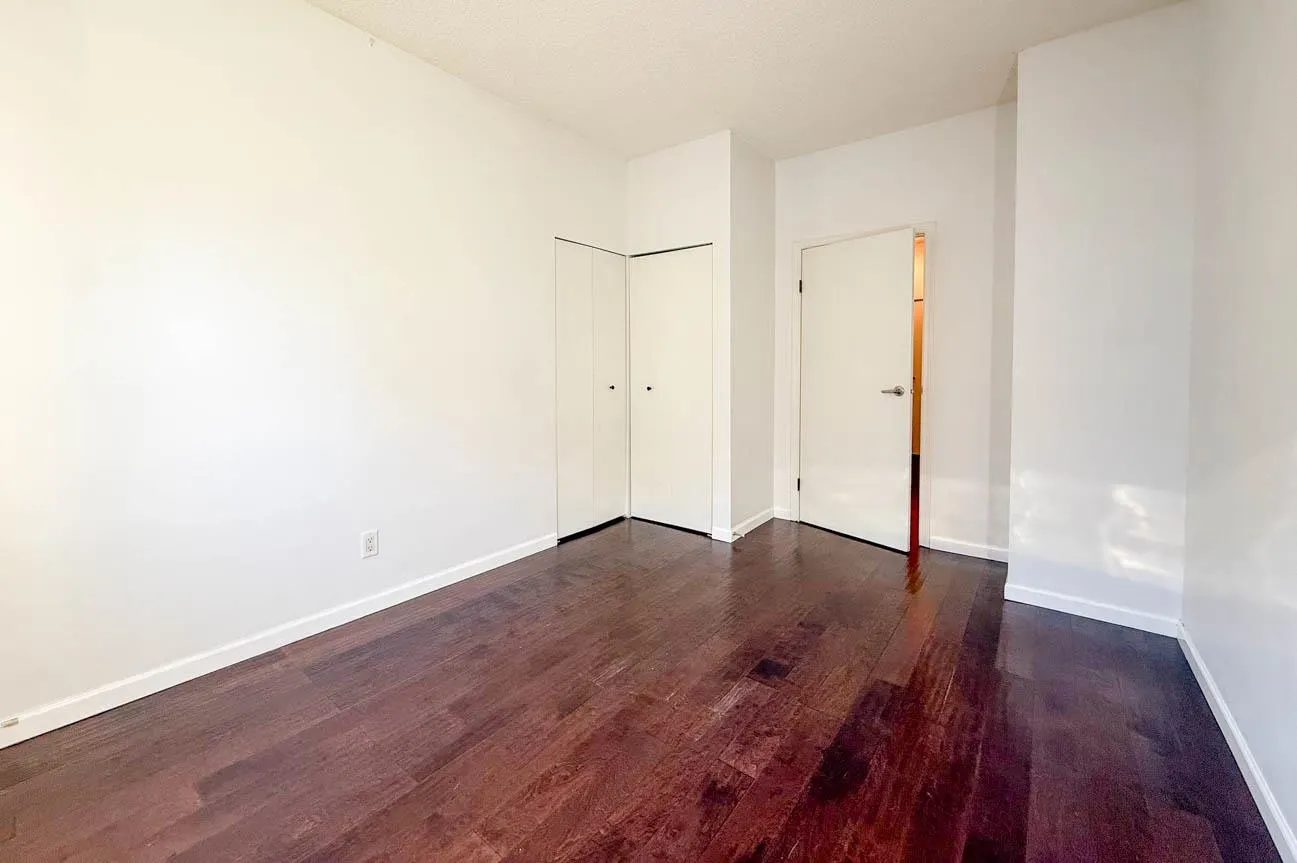 827 W 16th #304