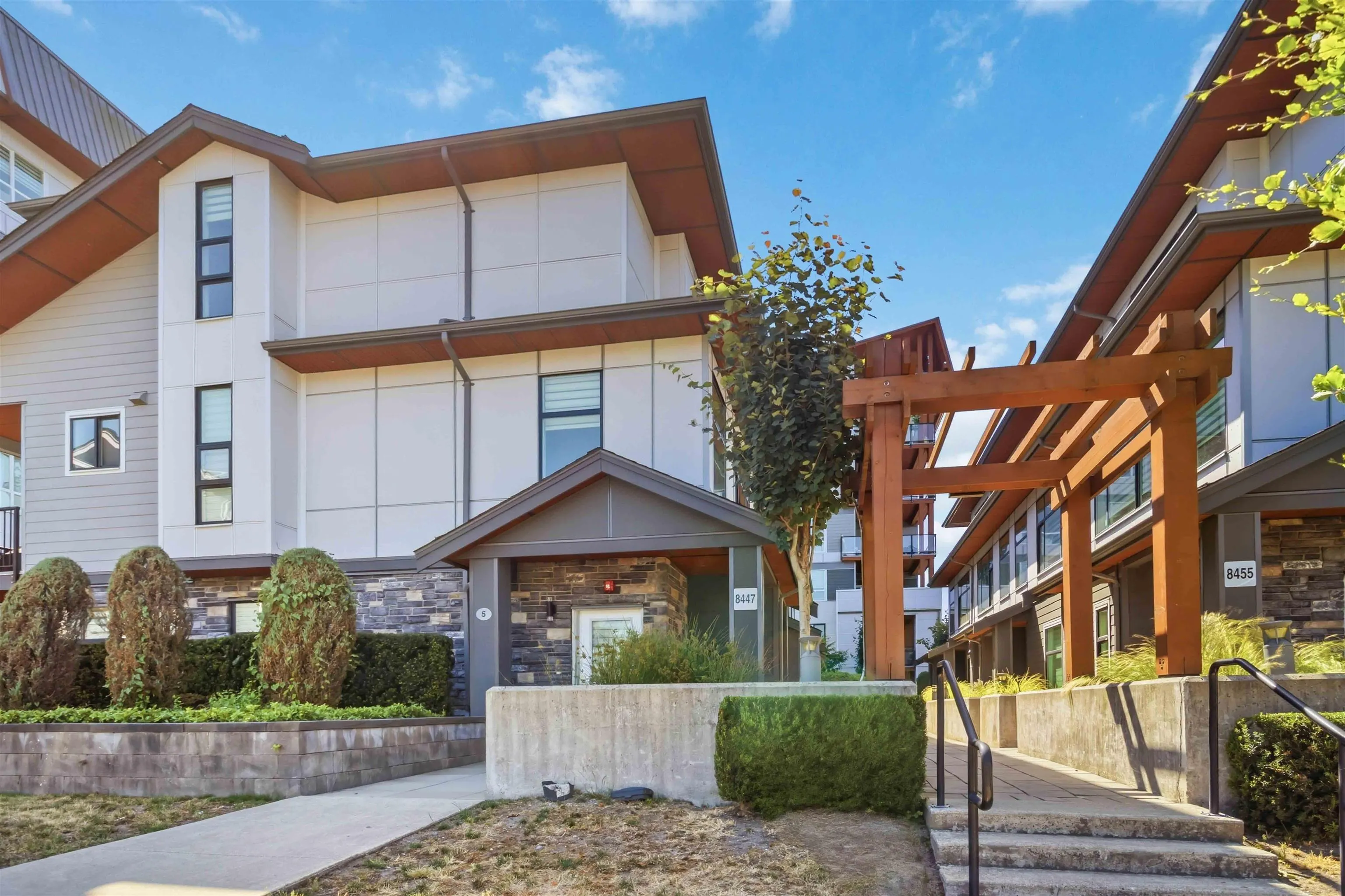 8447 115 Street #8