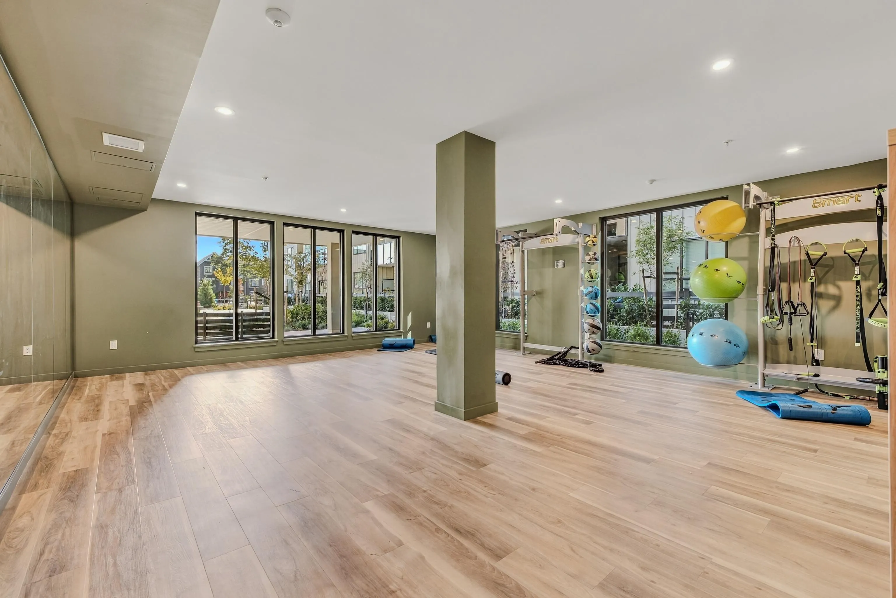 8509 158 Street #129
