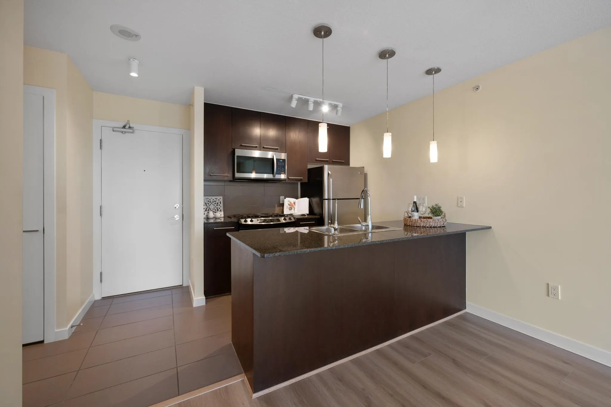 2979 Glen Drive #608