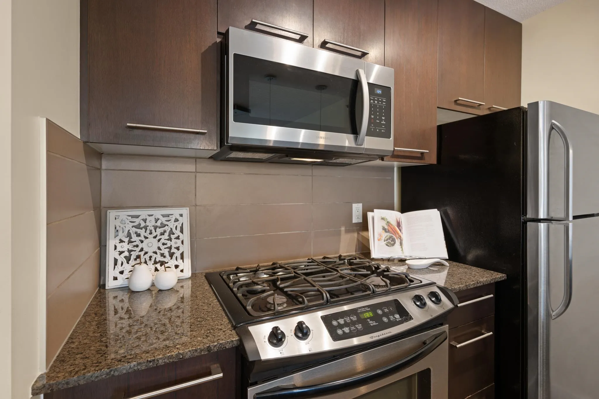 2979 Glen Drive #608