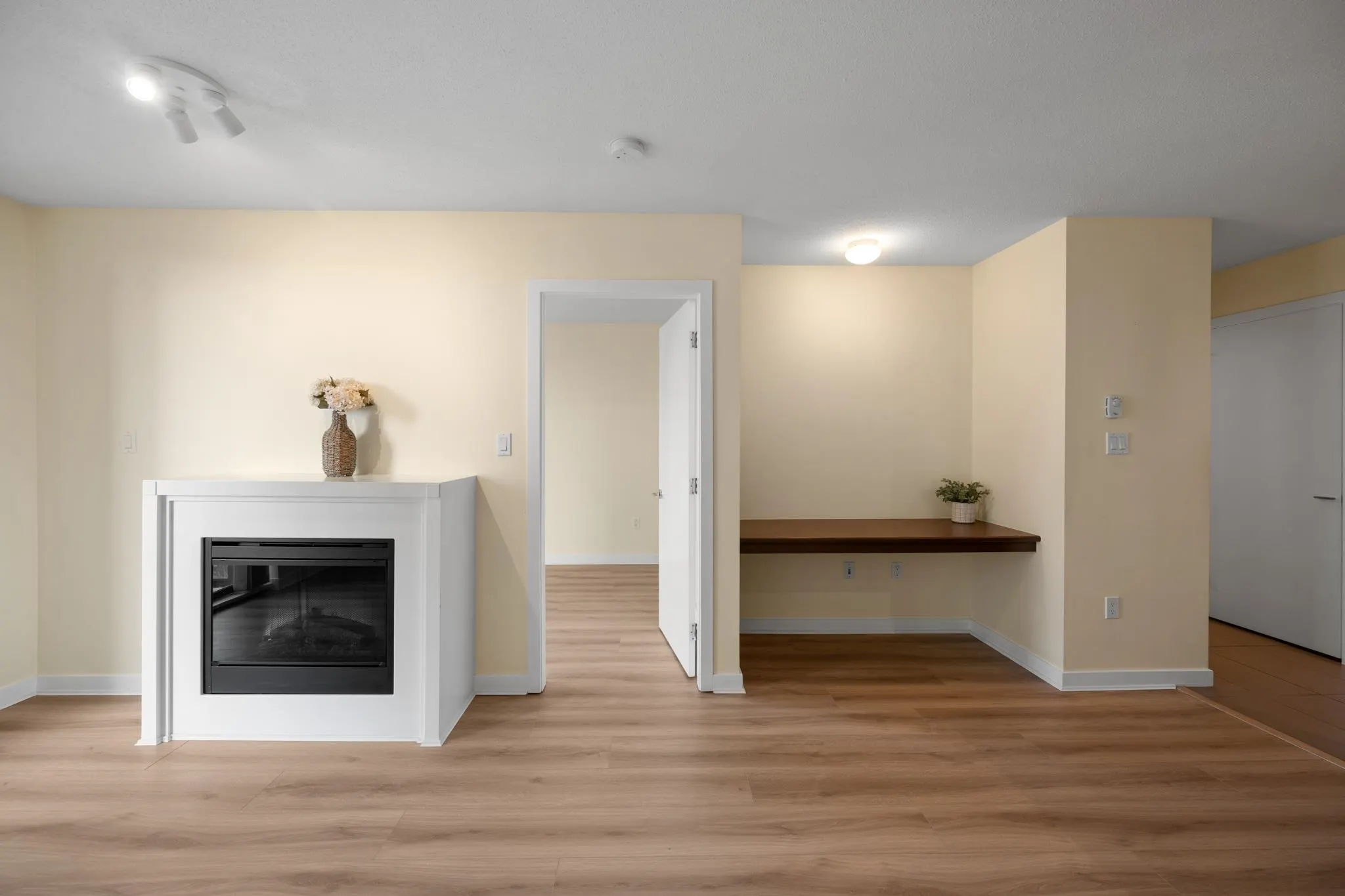 2979 Glen Drive #608