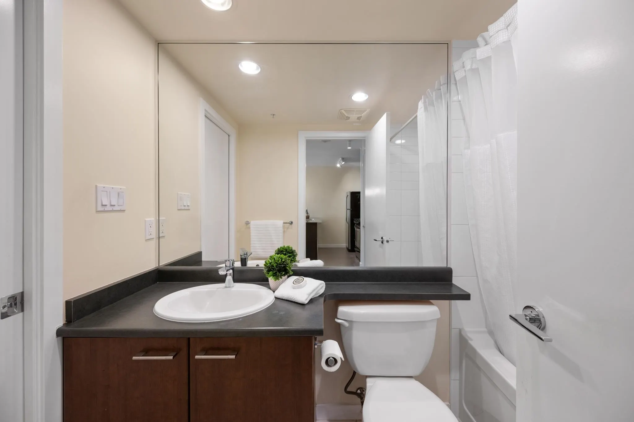2979 Glen Drive #608