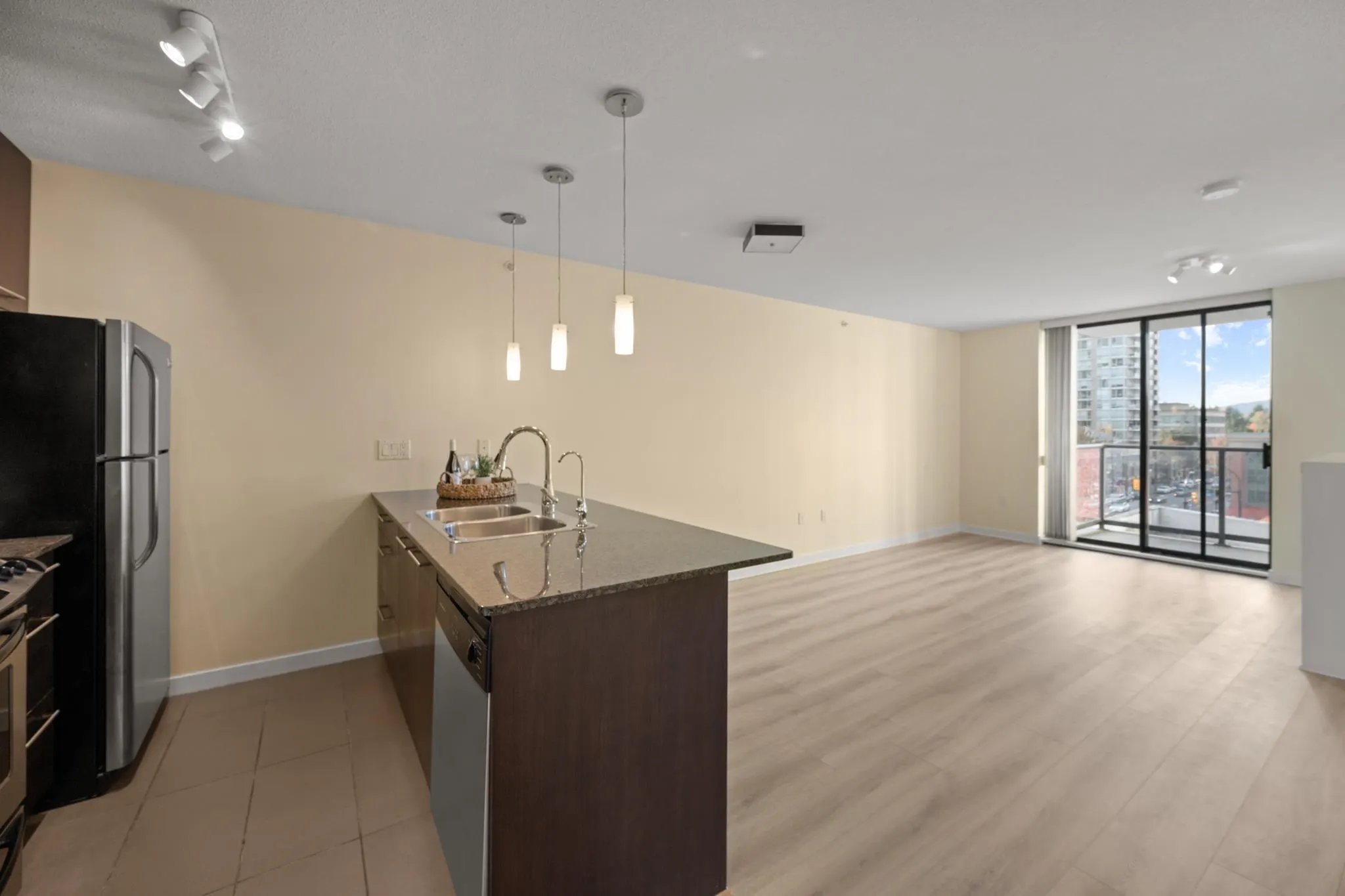 2979 Glen Drive #608