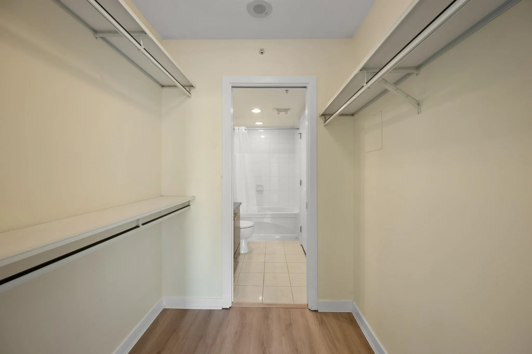2979 Glen Drive #608