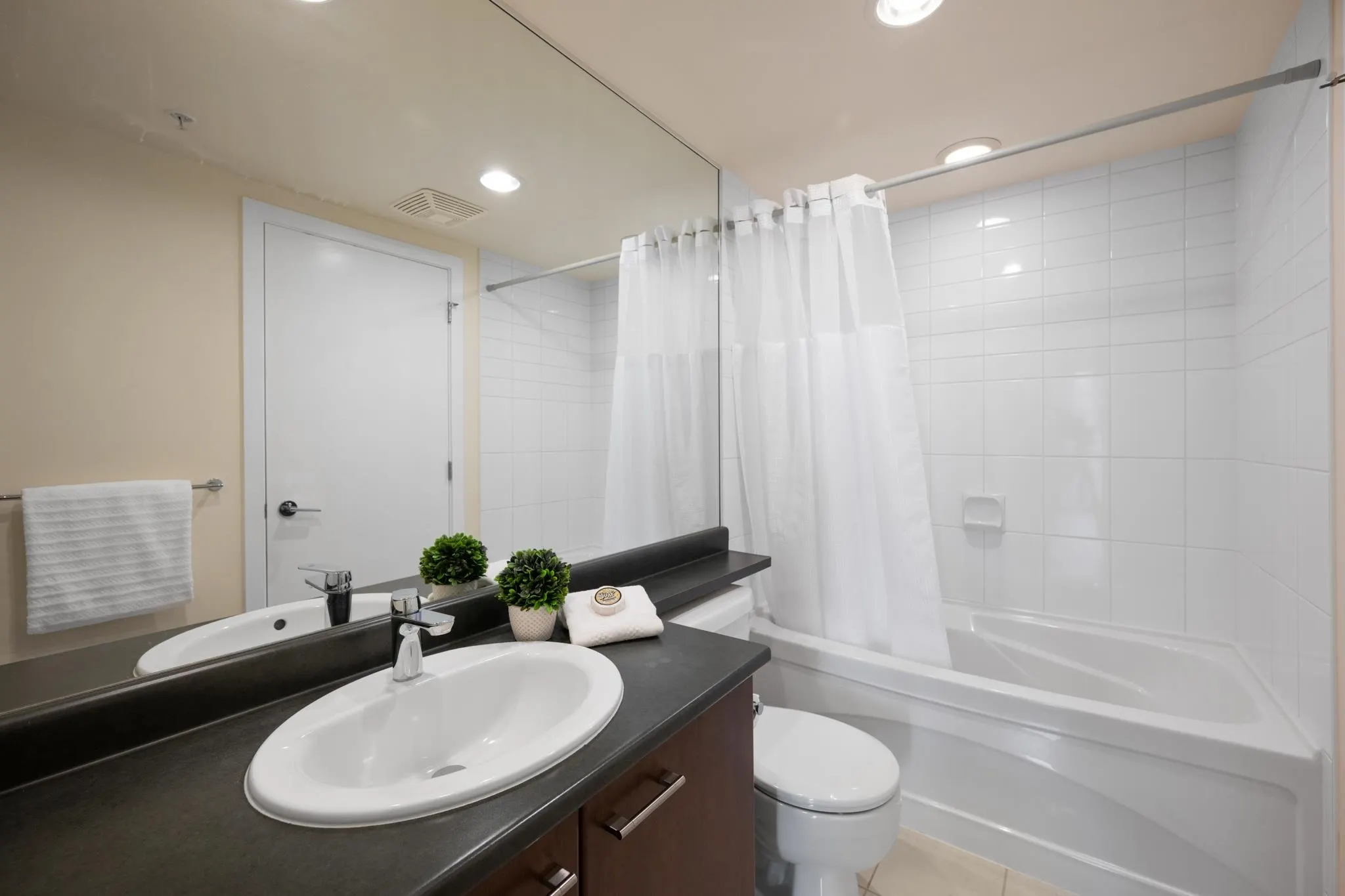 2979 Glen Drive #608
