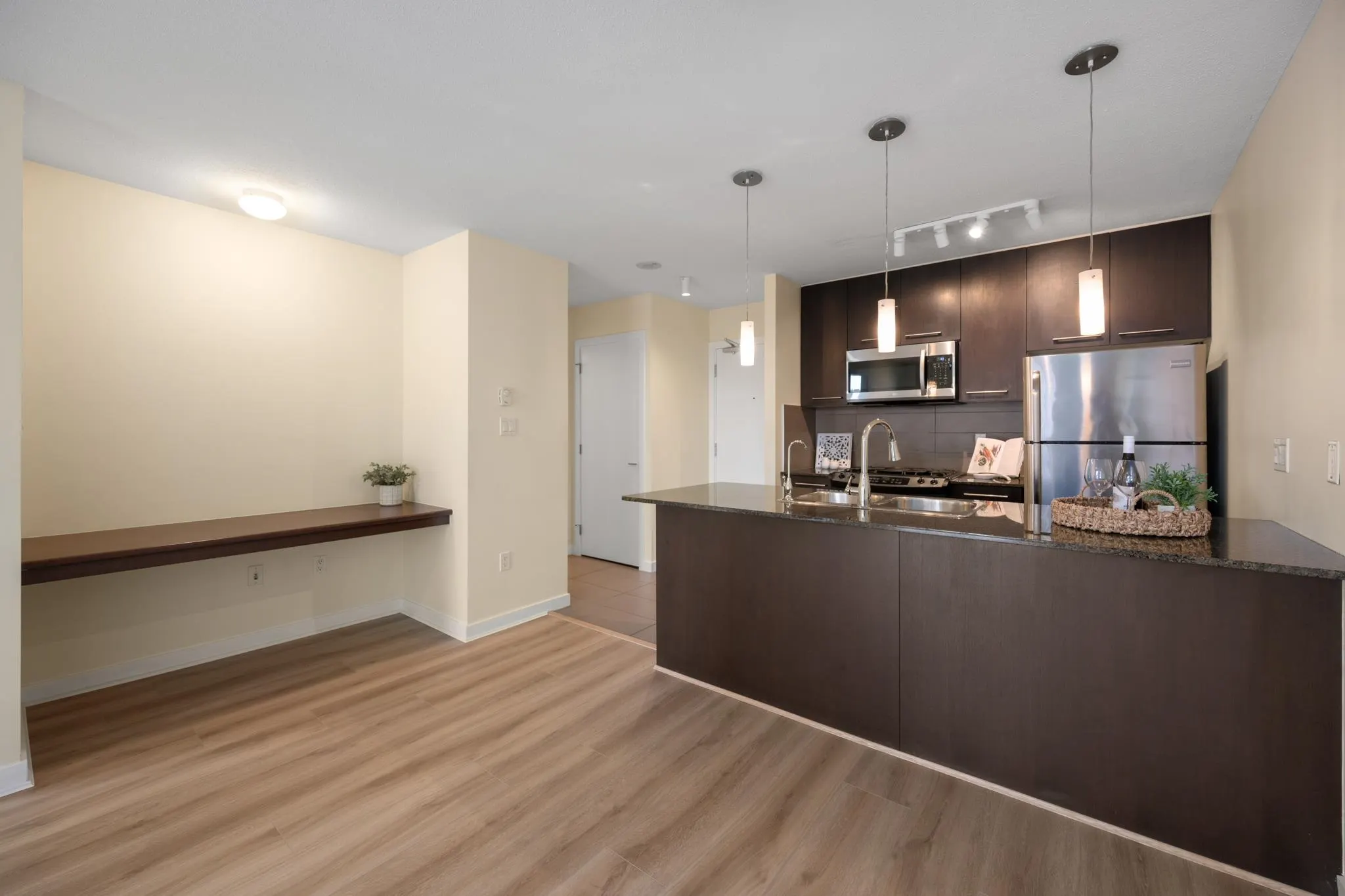2979 Glen Drive #608