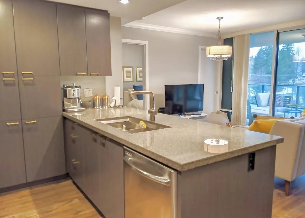 2200 Douglas Road #901