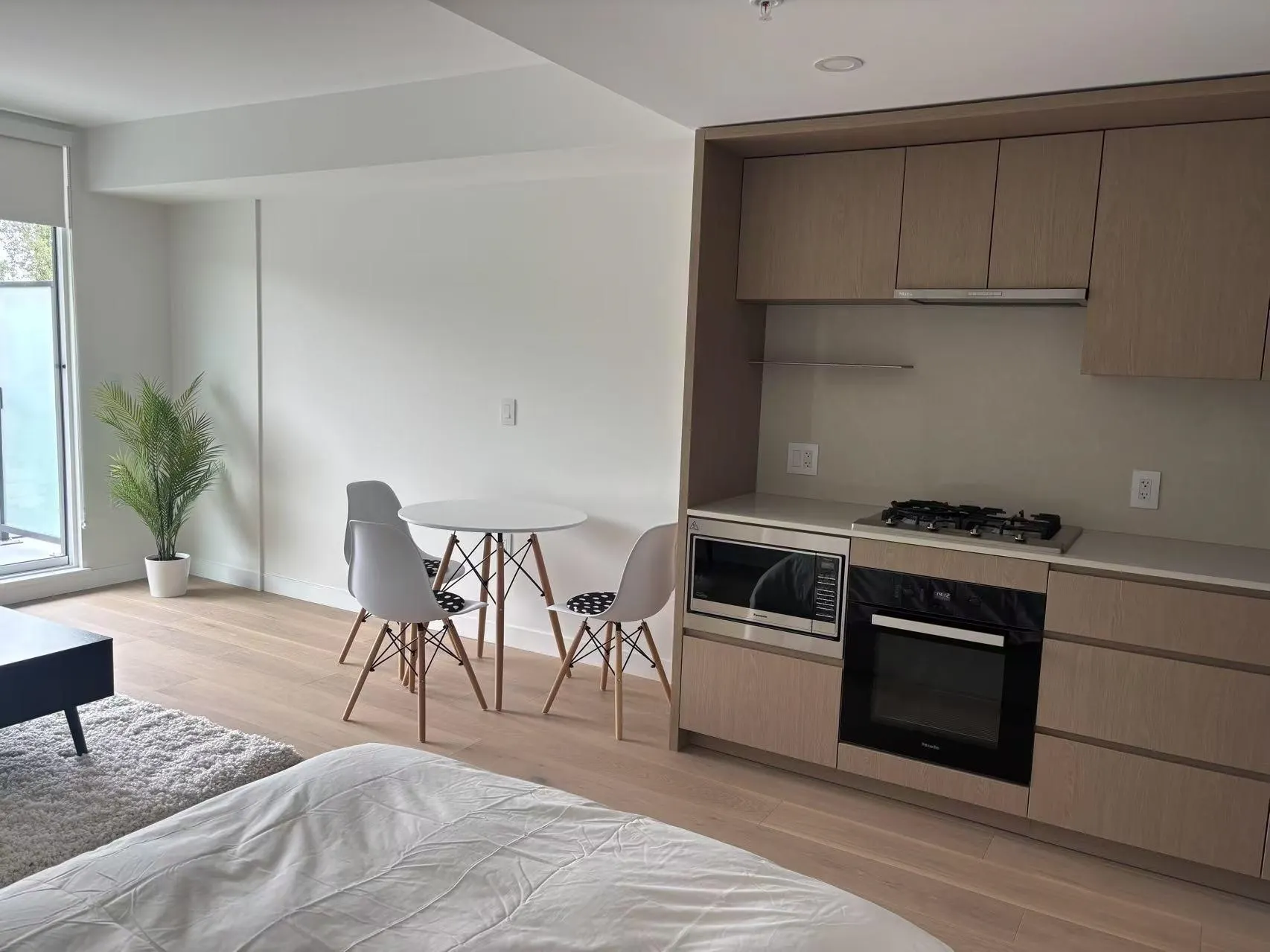 5212 Cambie Street #4xx