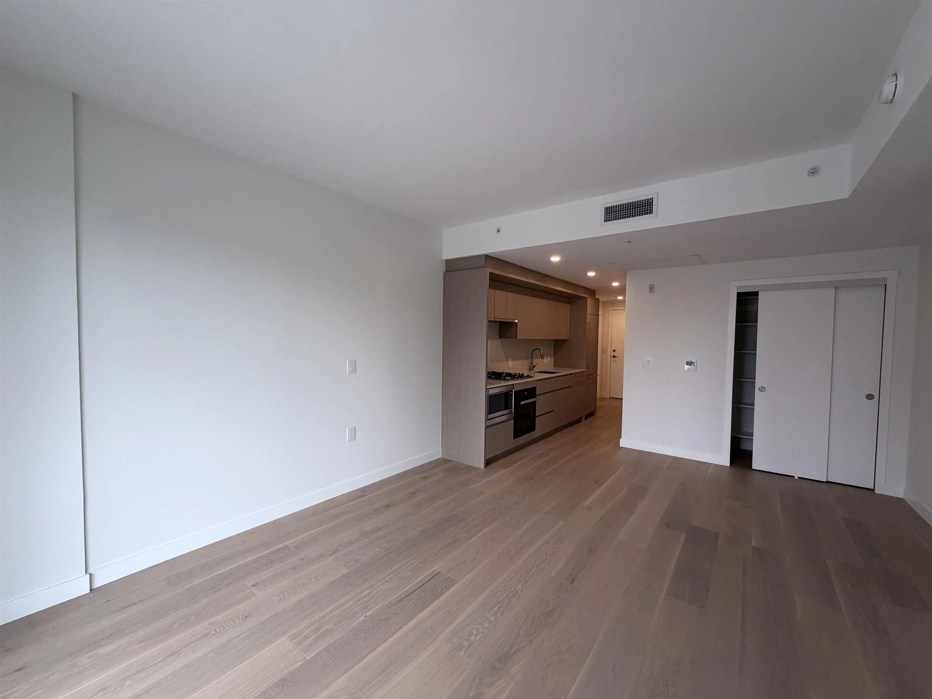 5212 Cambie Street #4xx