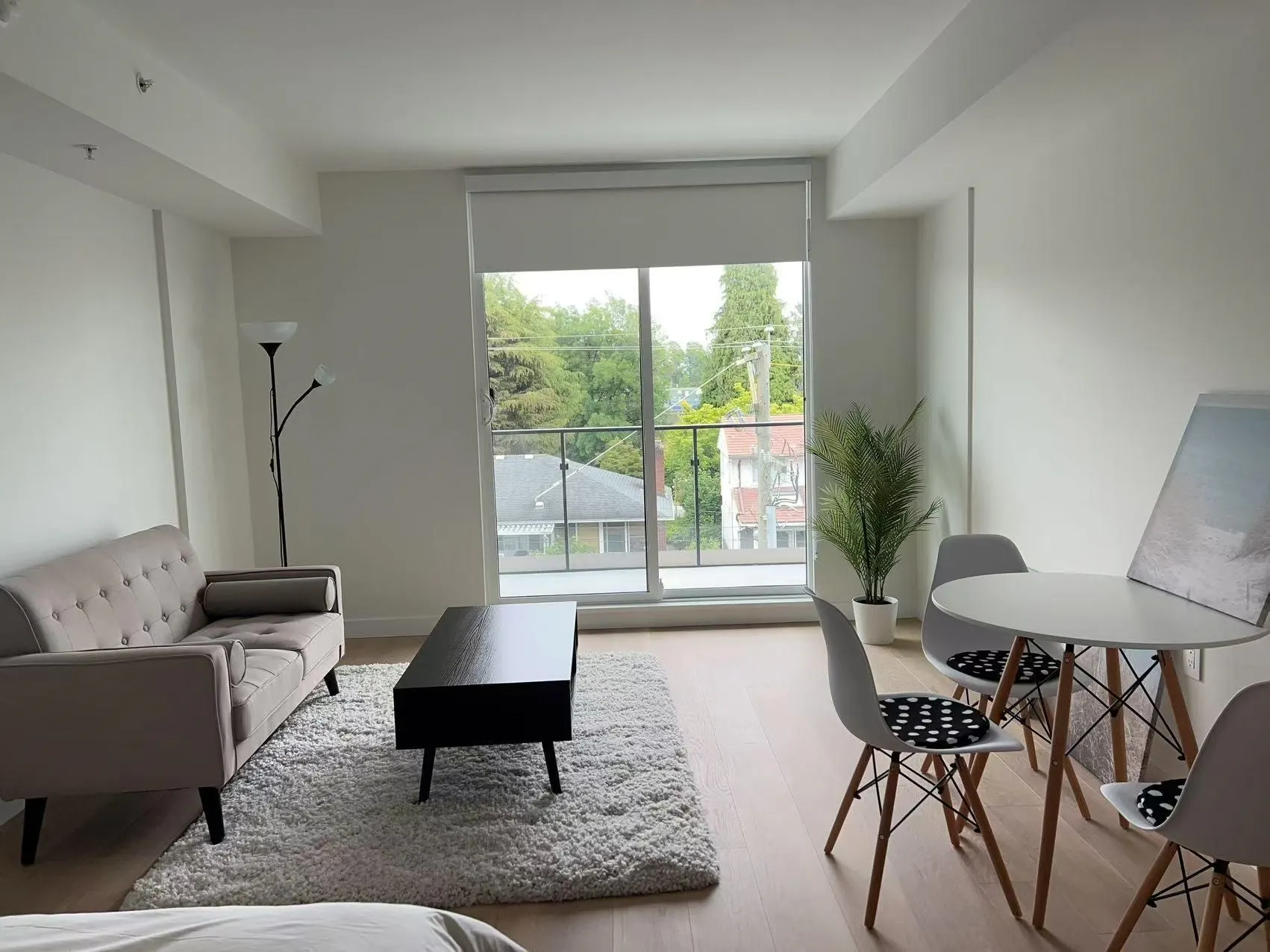 5212 Cambie Street #4xx