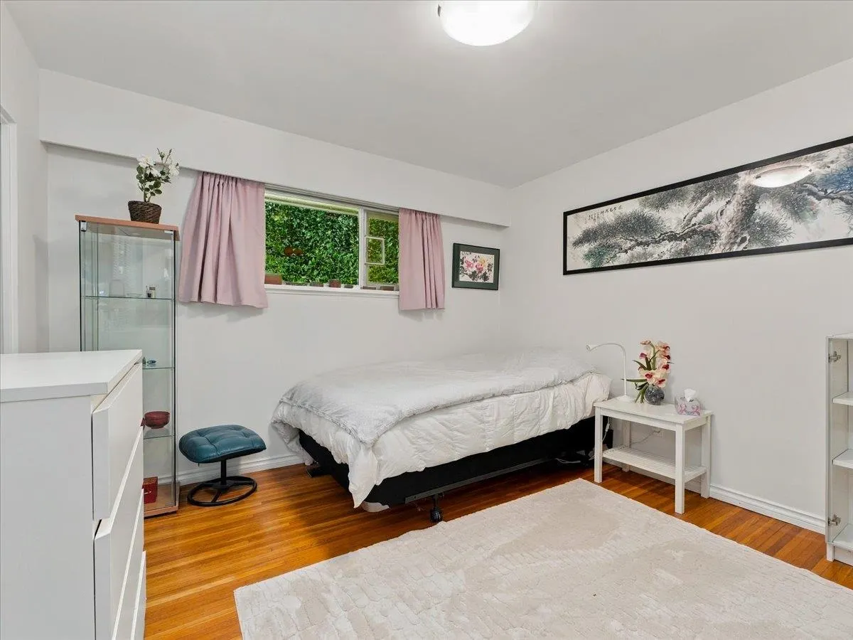 5340 Kew Road