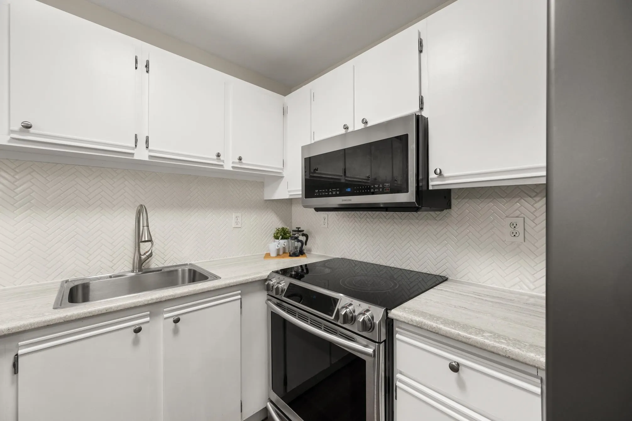 12916 17 Avenue #8