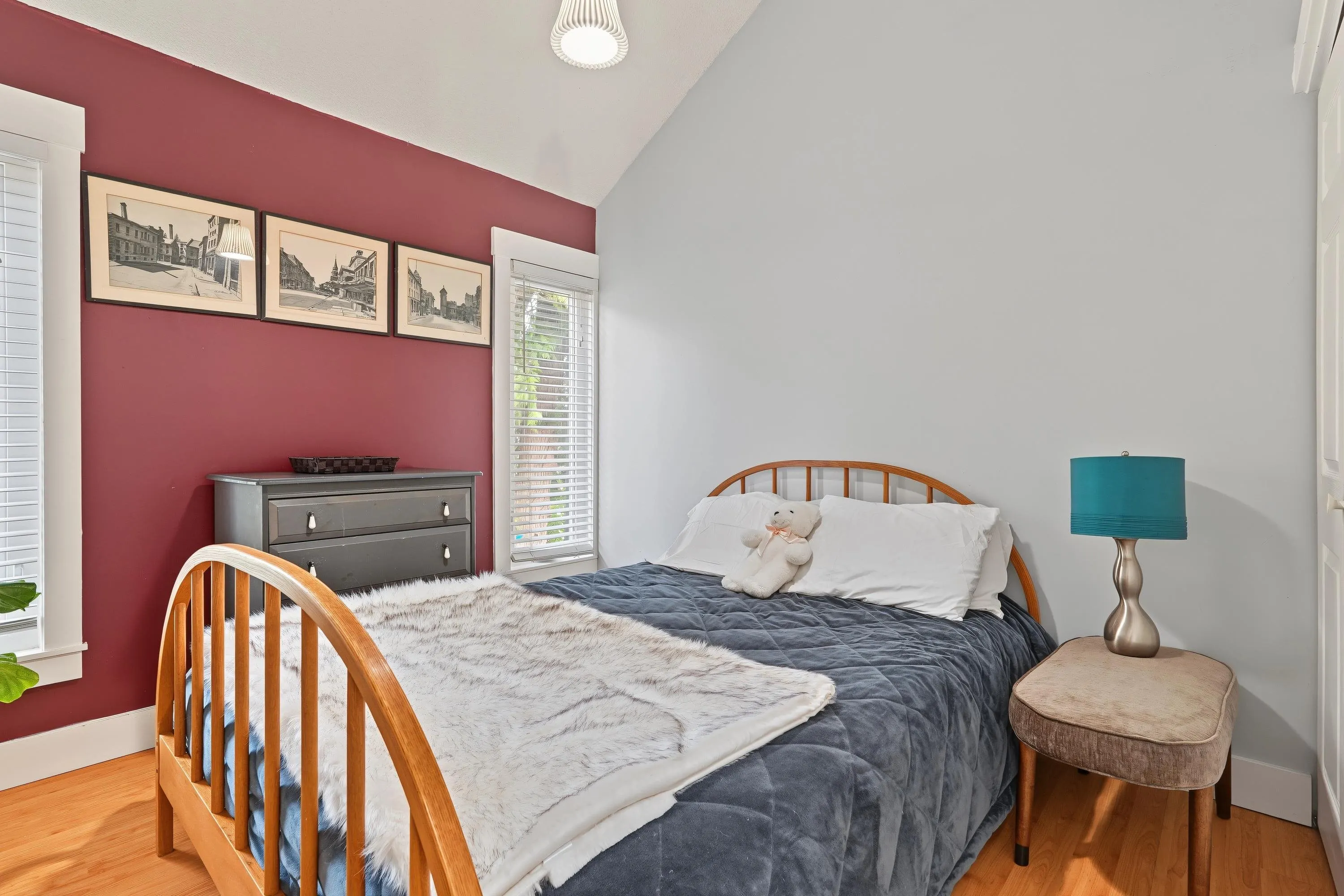 4927 Cedar Crescent