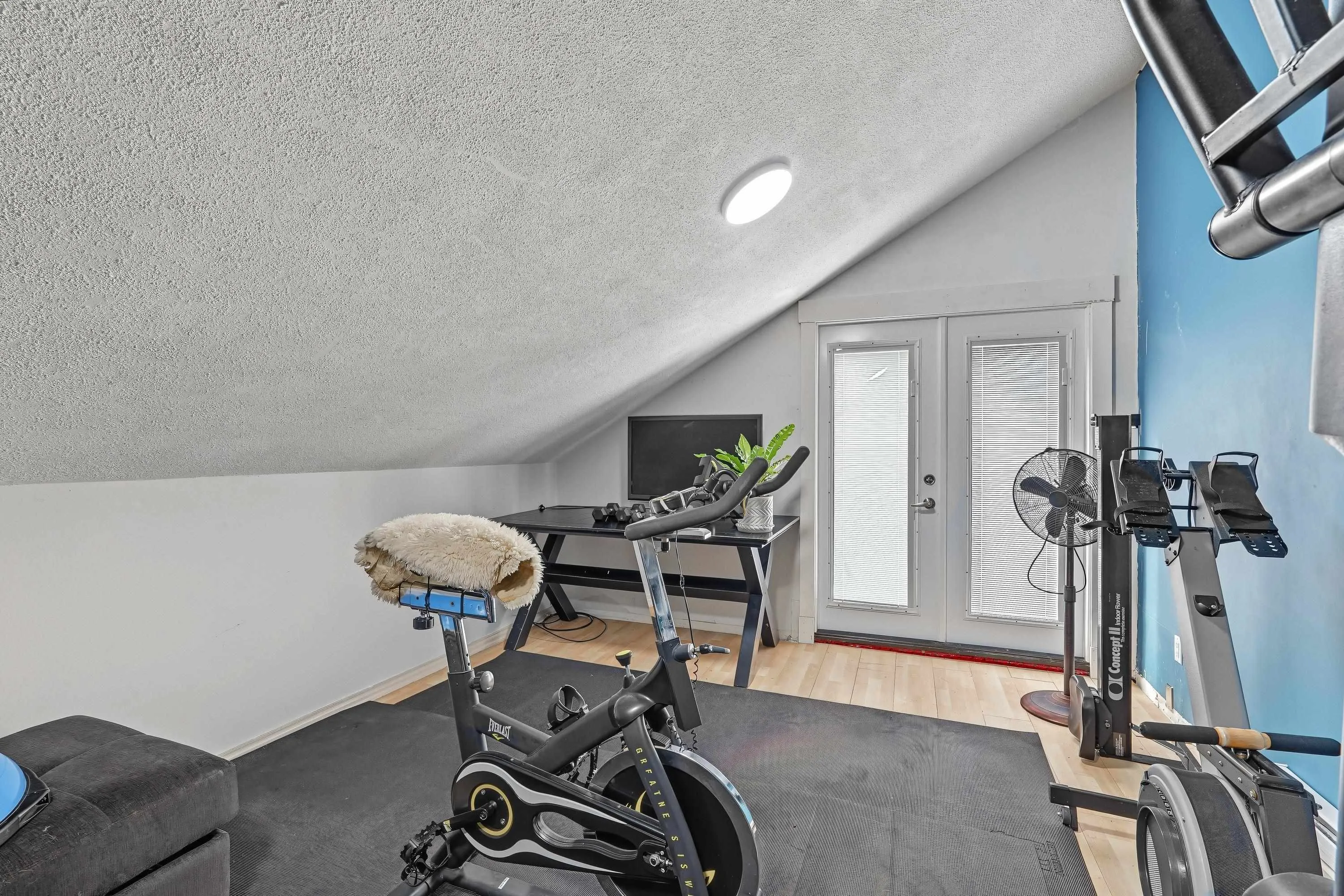 4927 Cedar Crescent