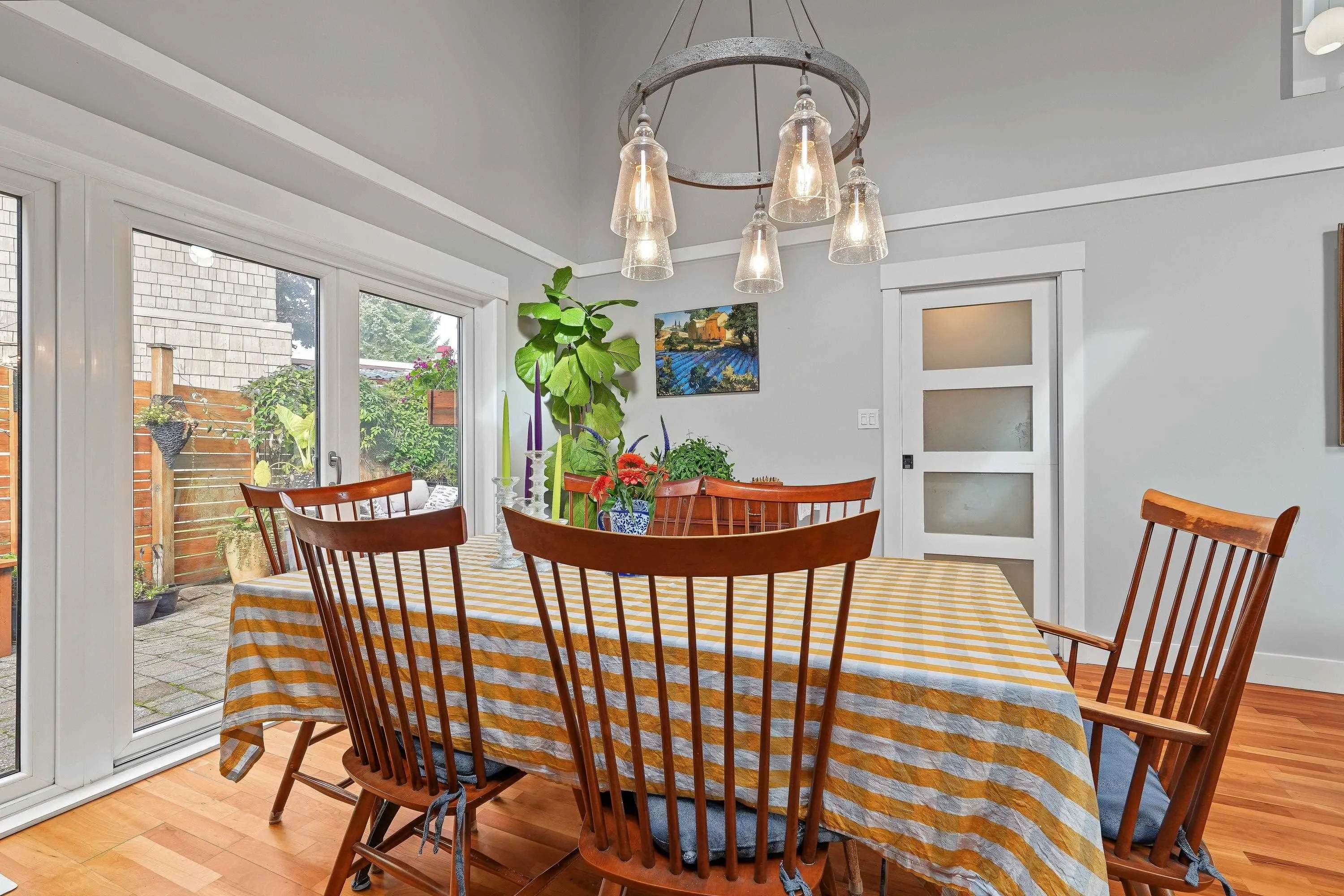 4927 Cedar Crescent