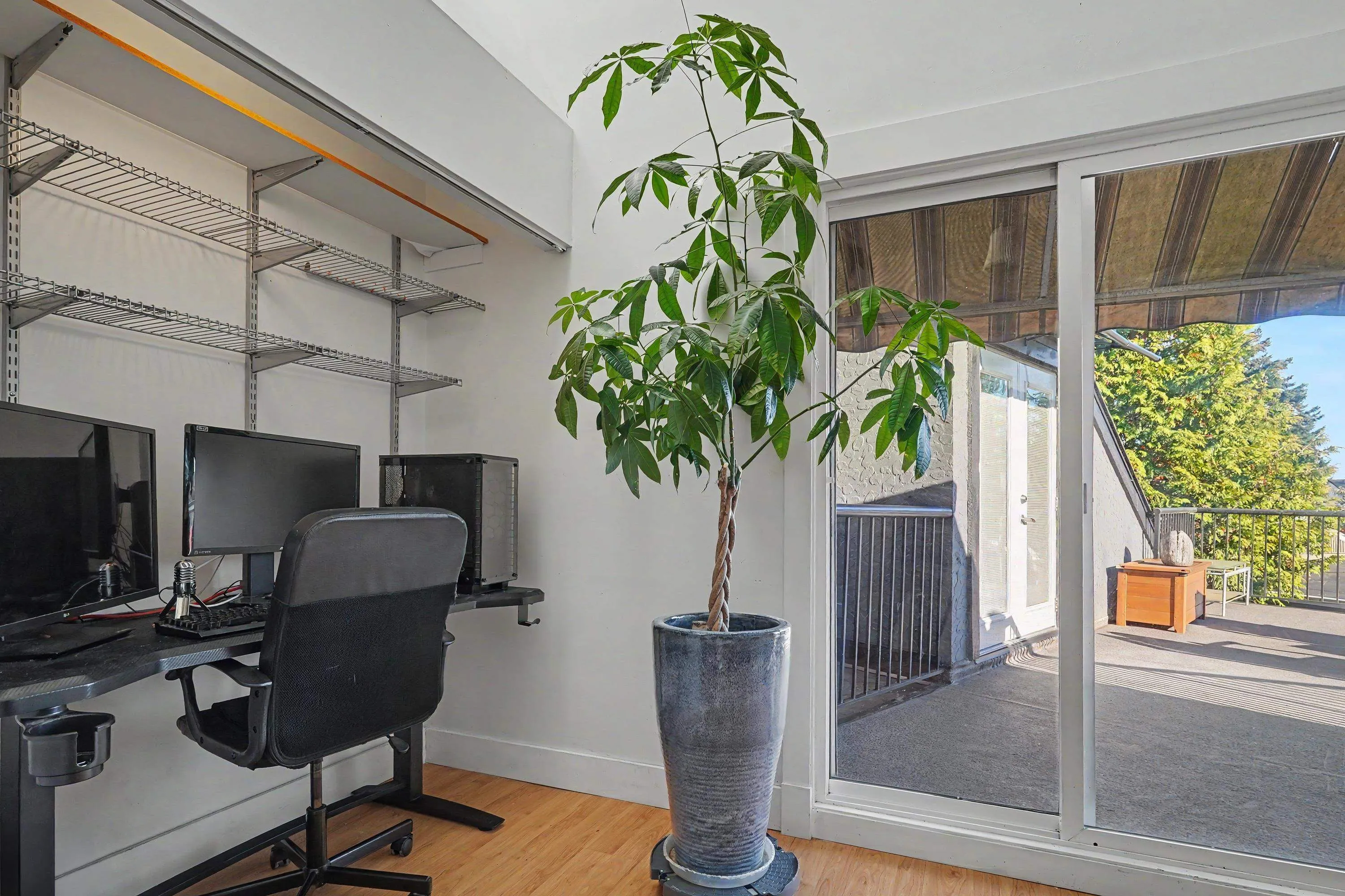 4927 Cedar Crescent