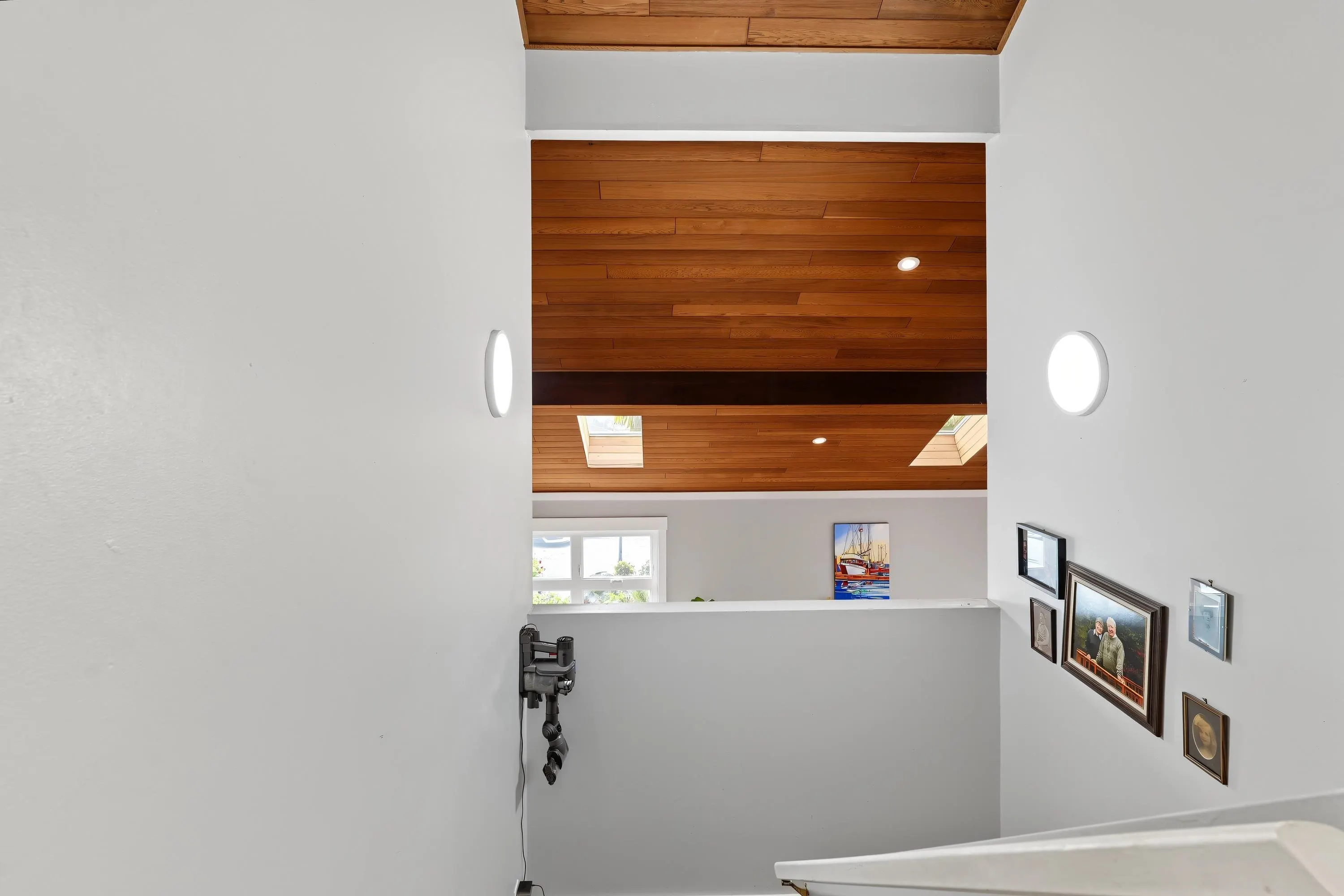 4927 Cedar Crescent
