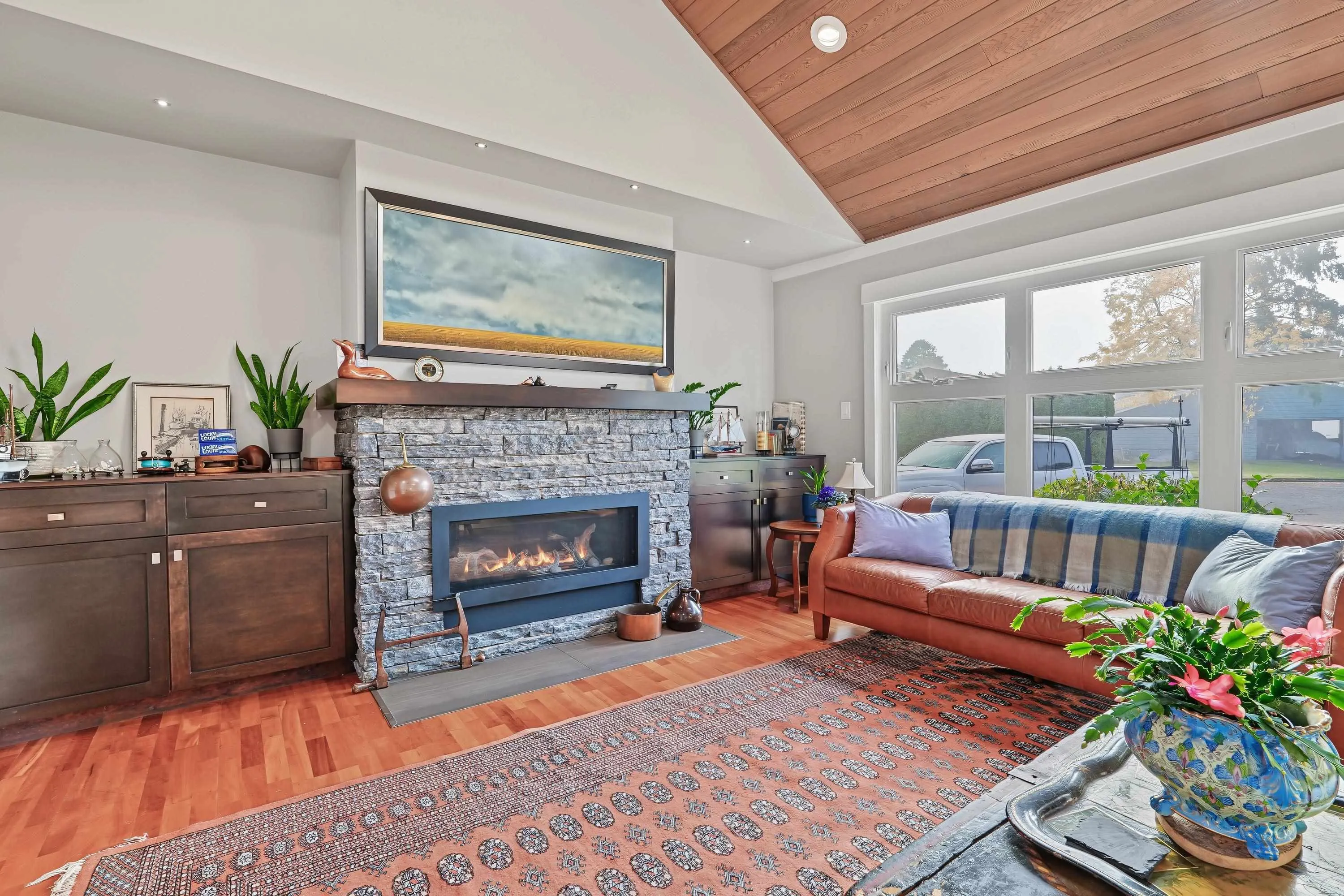 4927 Cedar Crescent