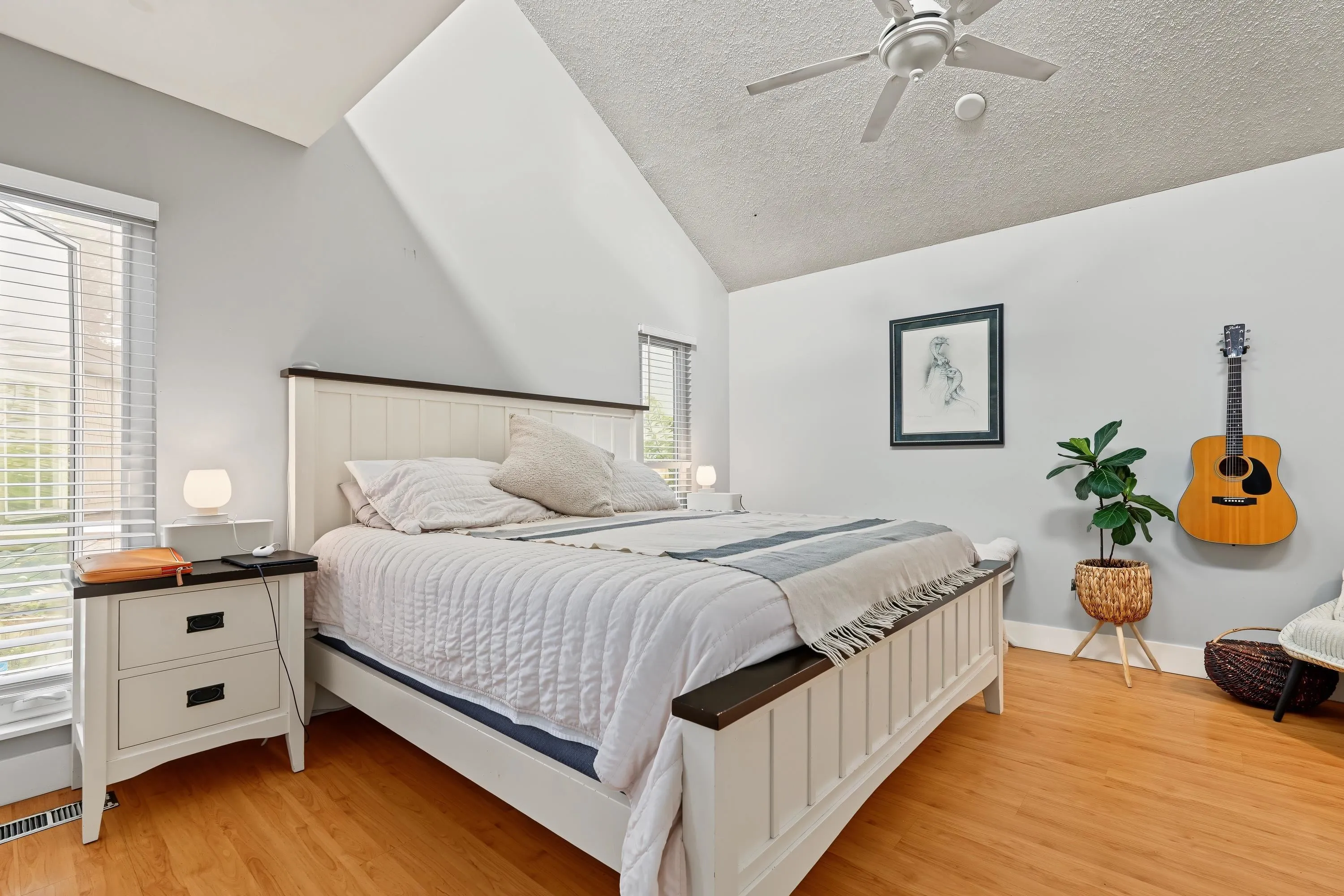 4927 Cedar Crescent