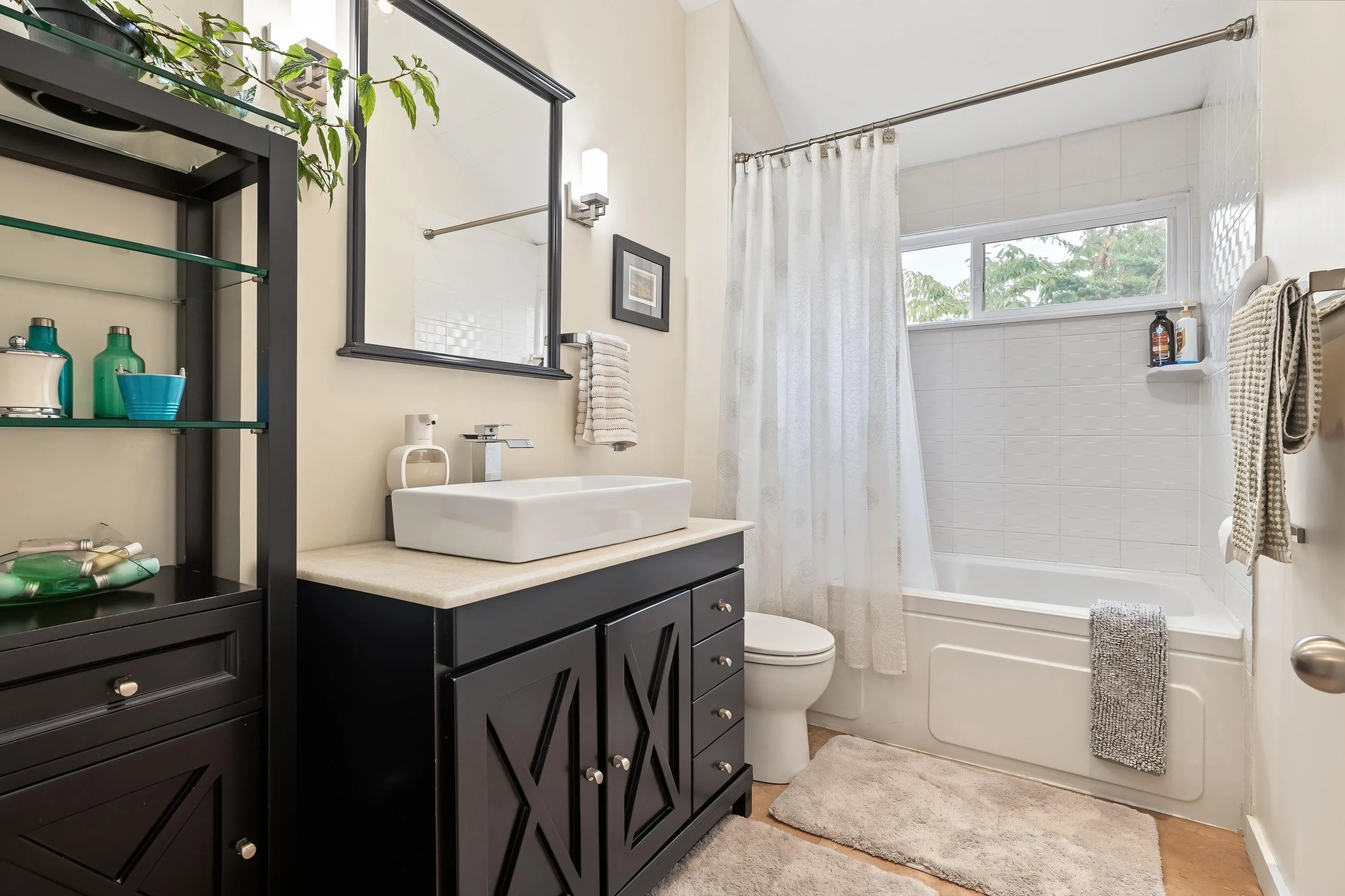 4927 Cedar Crescent
