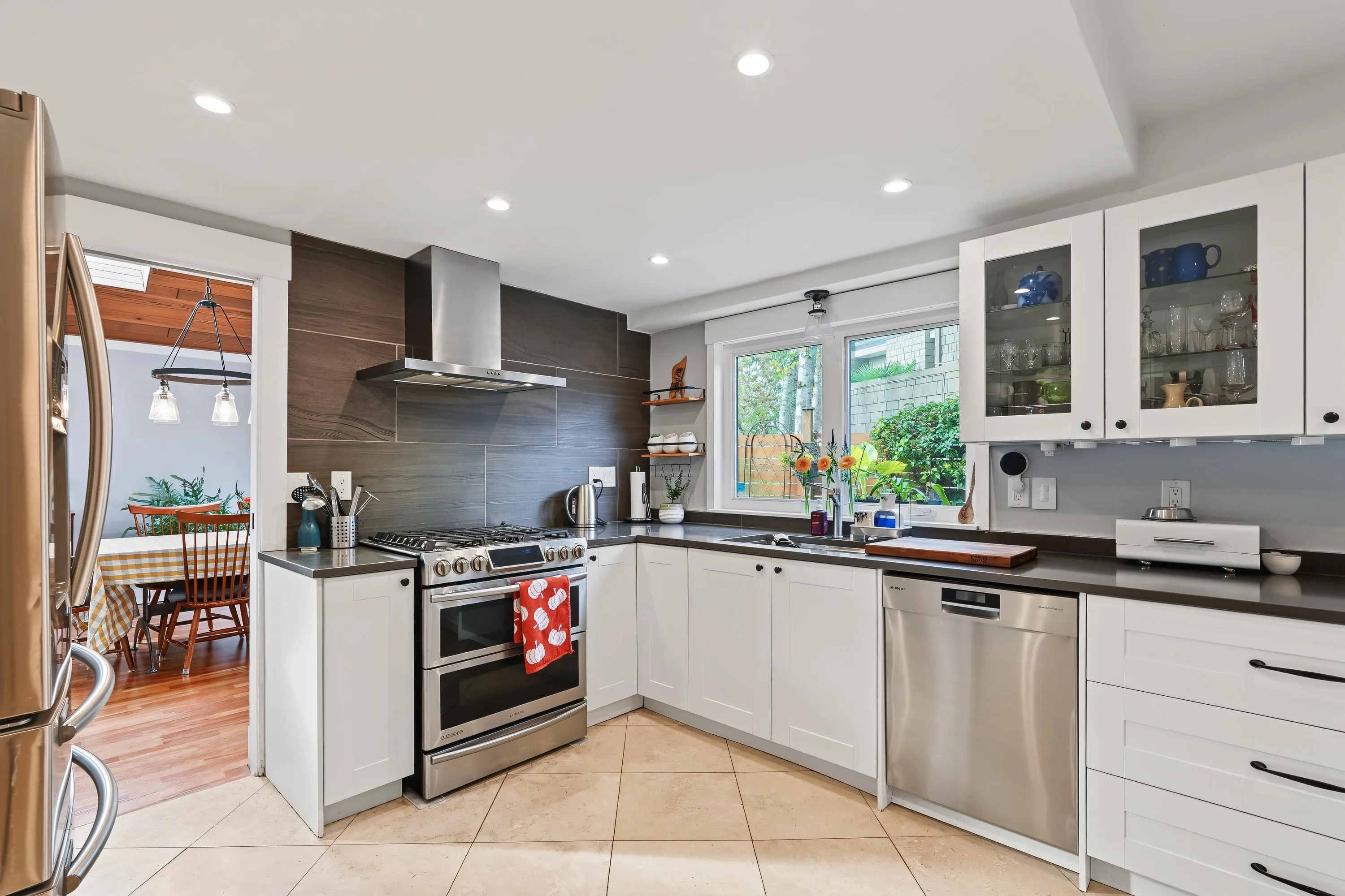 4927 Cedar Crescent