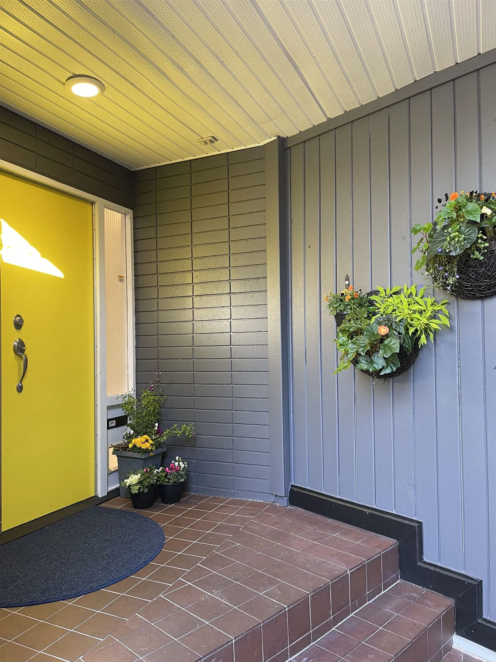 4927 Cedar Crescent
