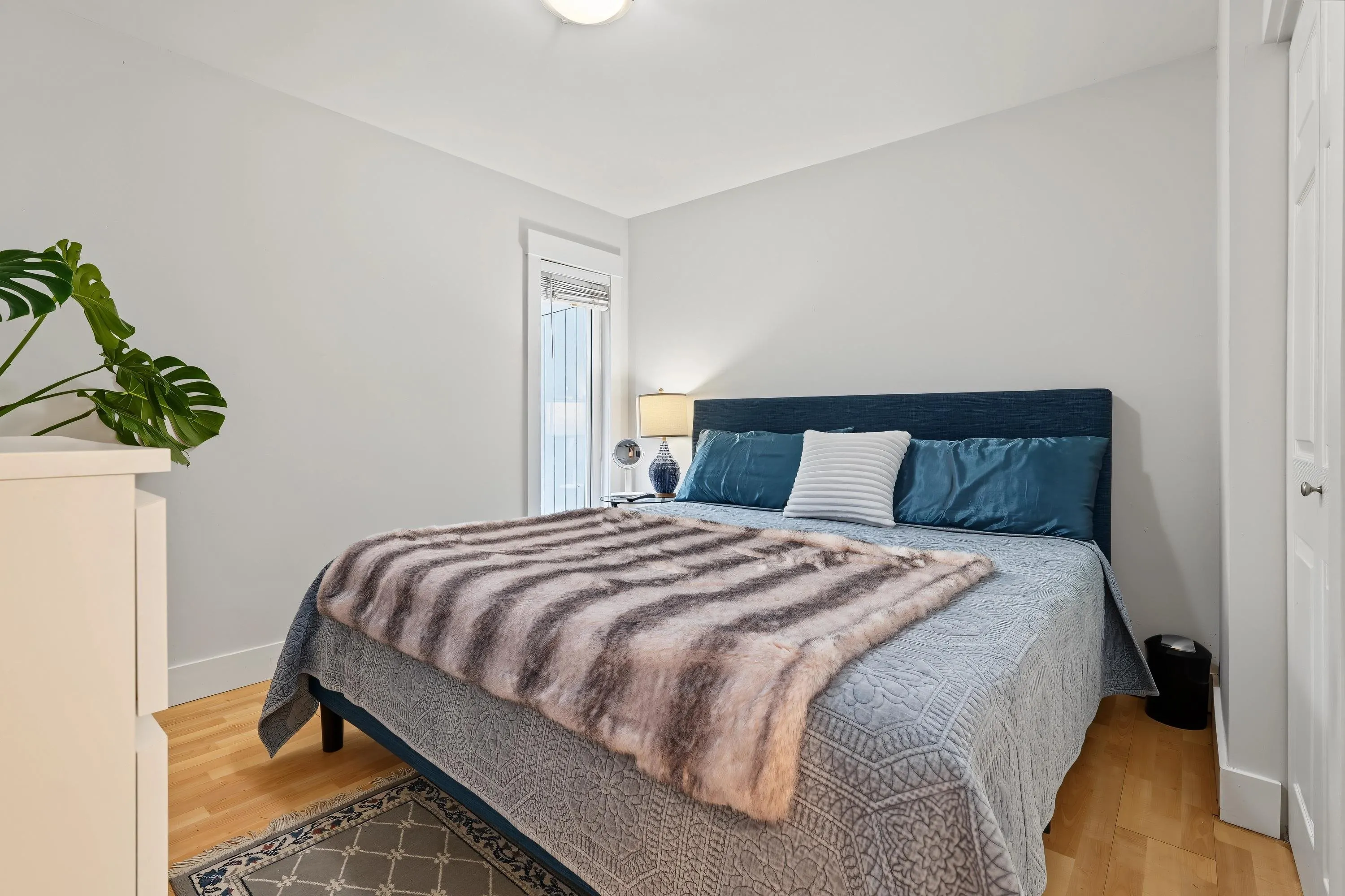 4927 Cedar Crescent