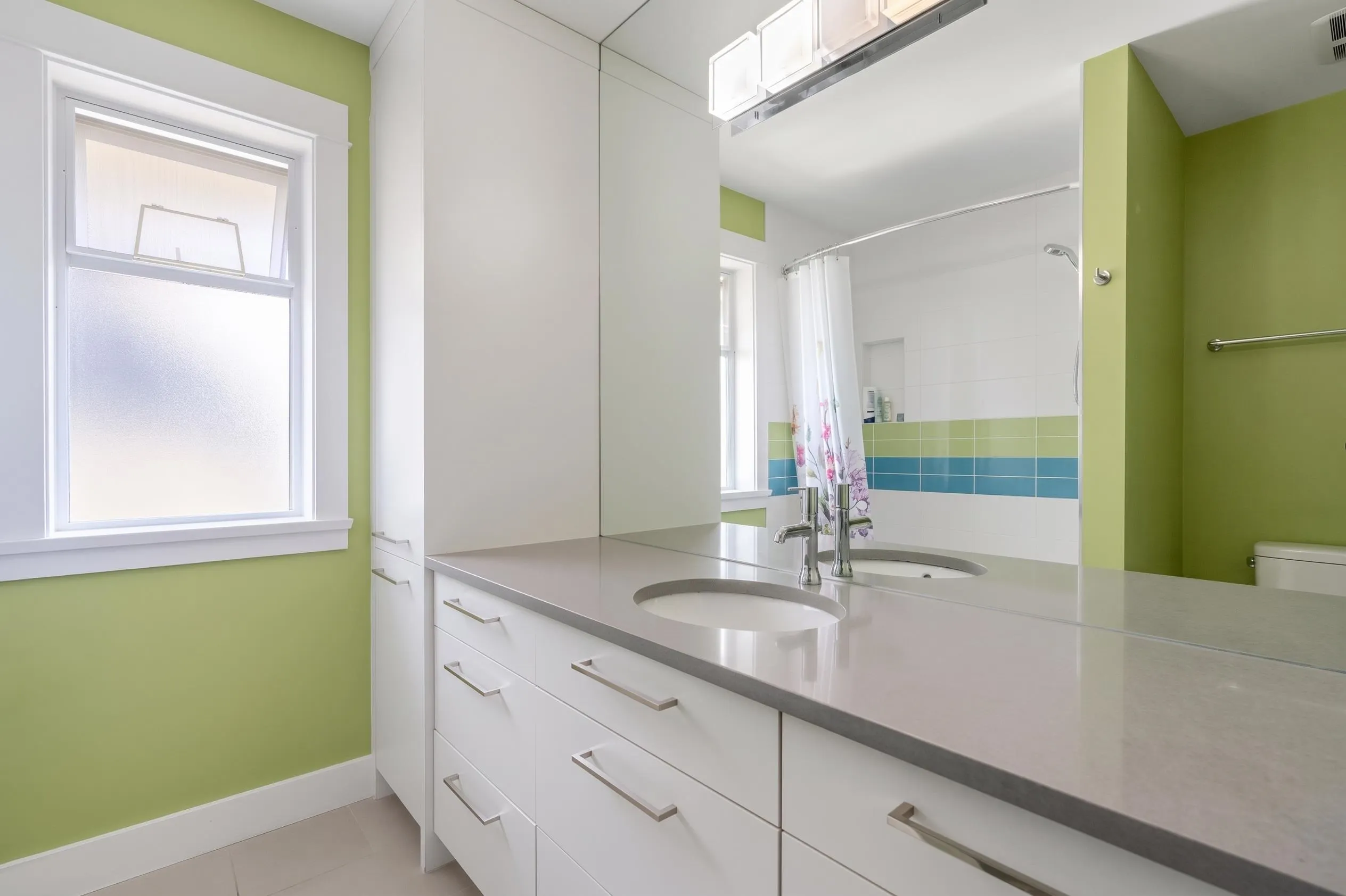 35 W 15th Avenue