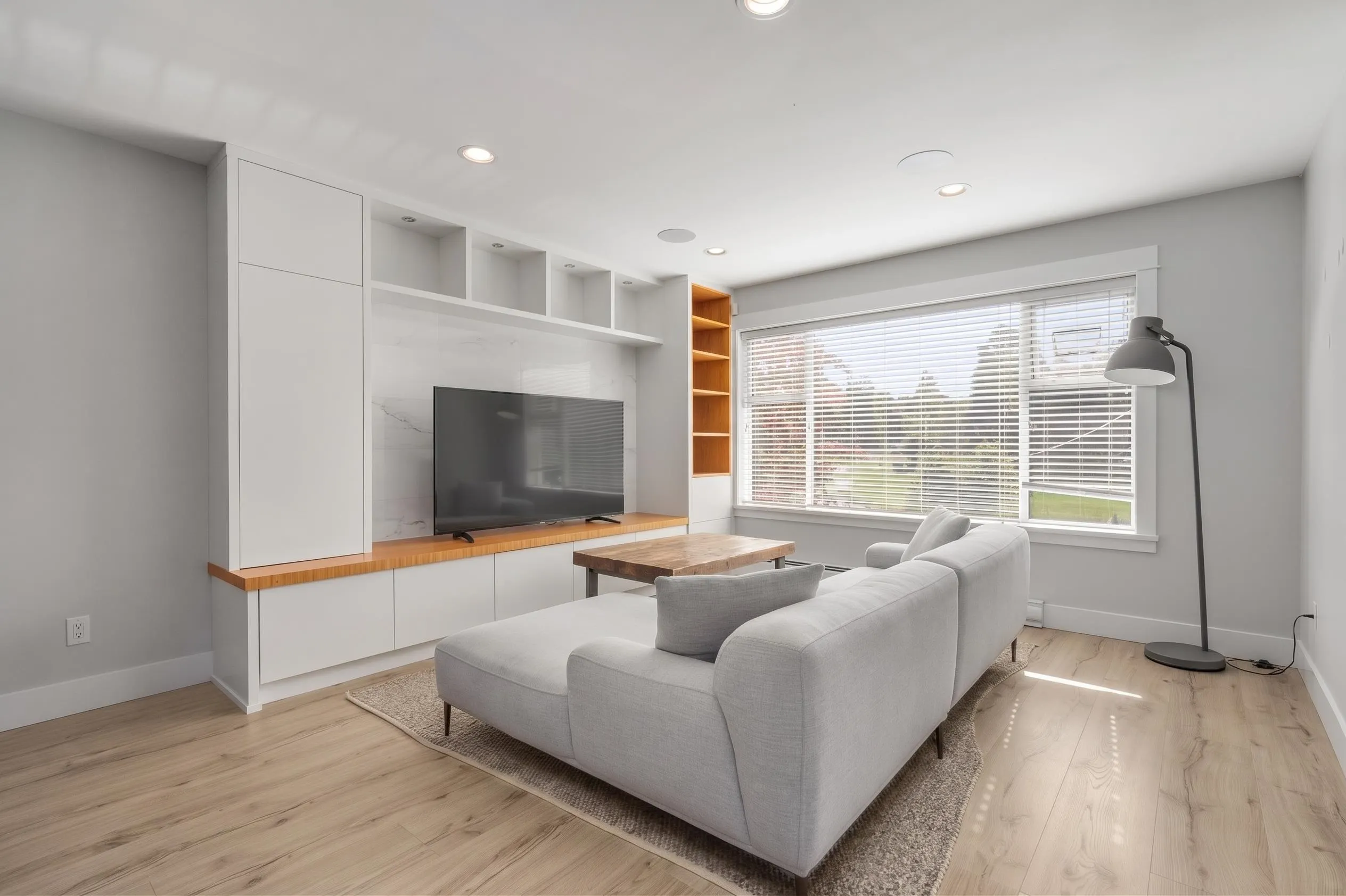 35 W 15th Avenue