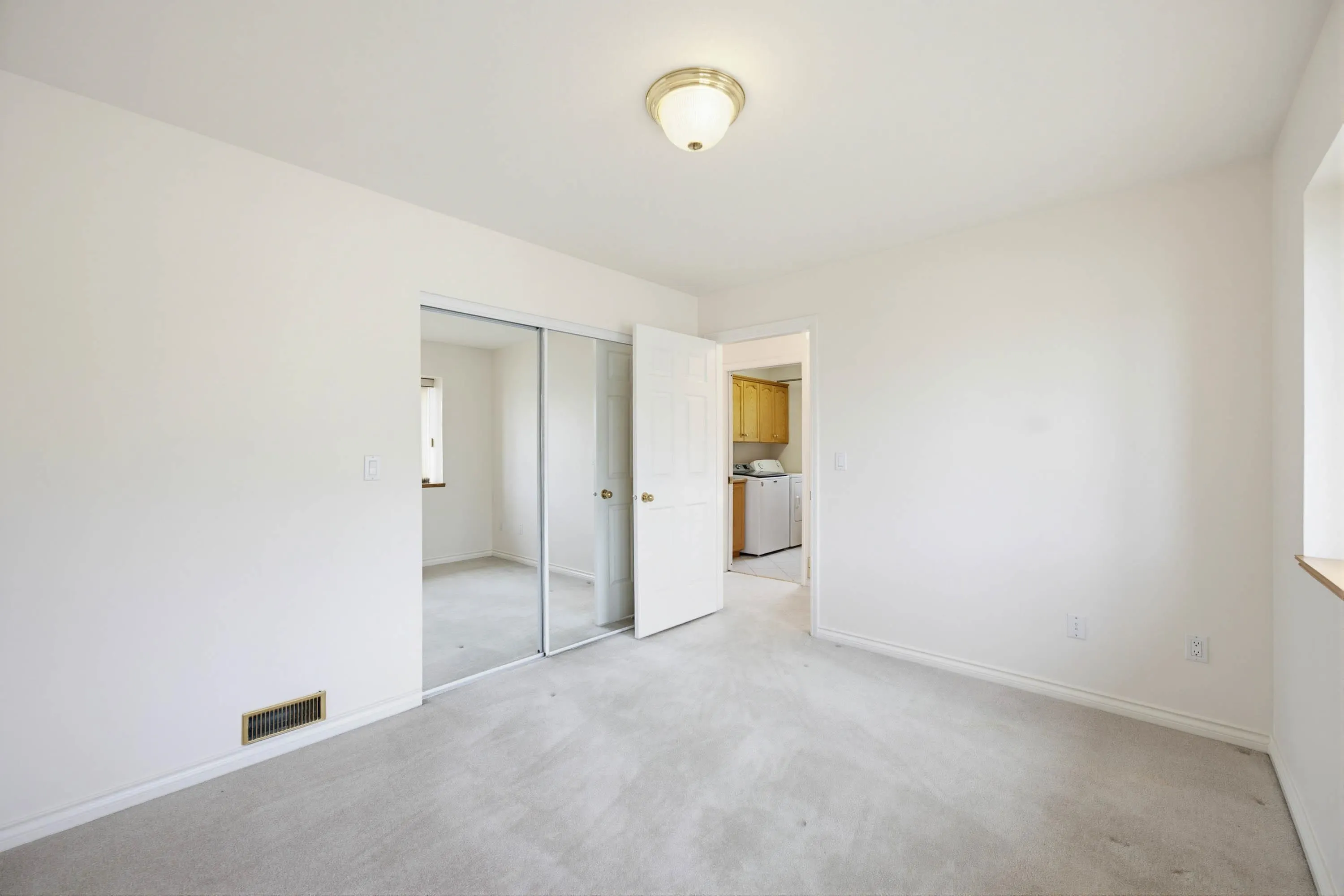 41 N Hythe Avenue